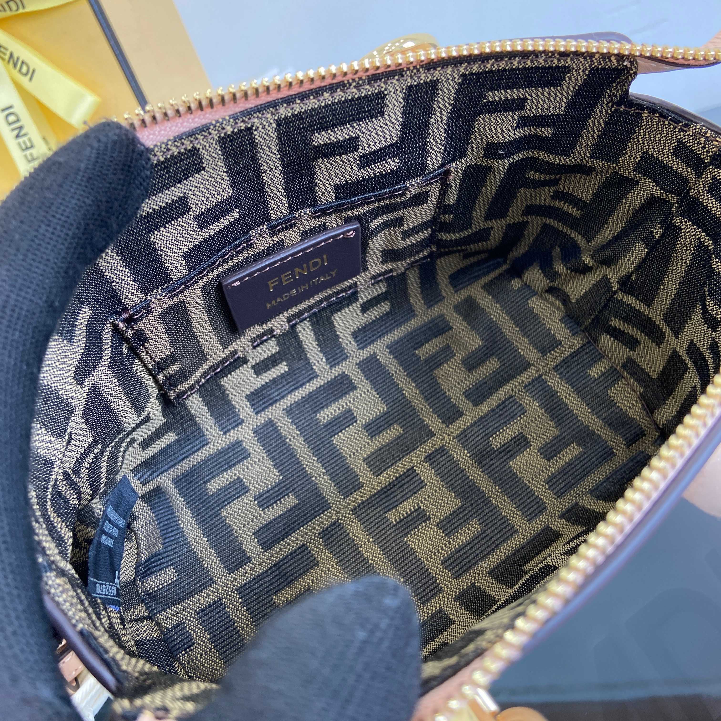 F**di •Mini By The Way mini bag, calfskin model model: 8067 size: 17×8×9cm