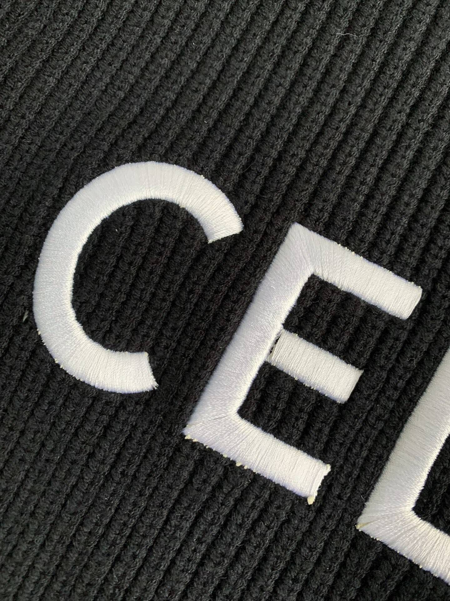 Ce1i*e sweater knitted material