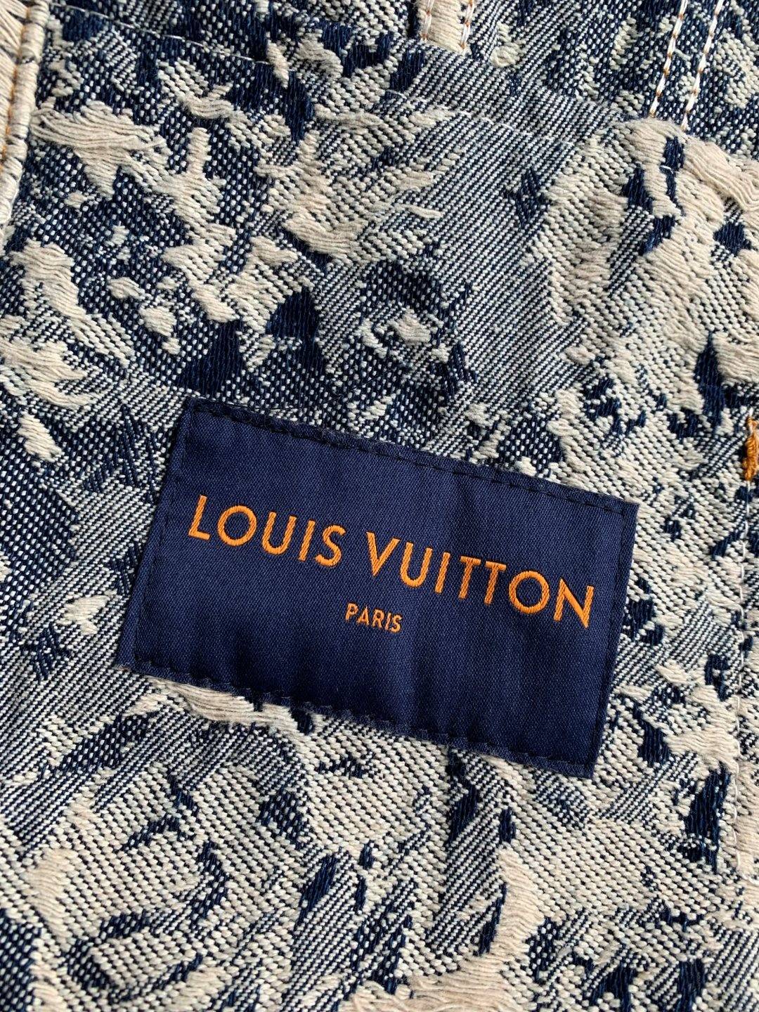 L0vis Vvtt0n Classic Logo printed all over patchwork denim jacket