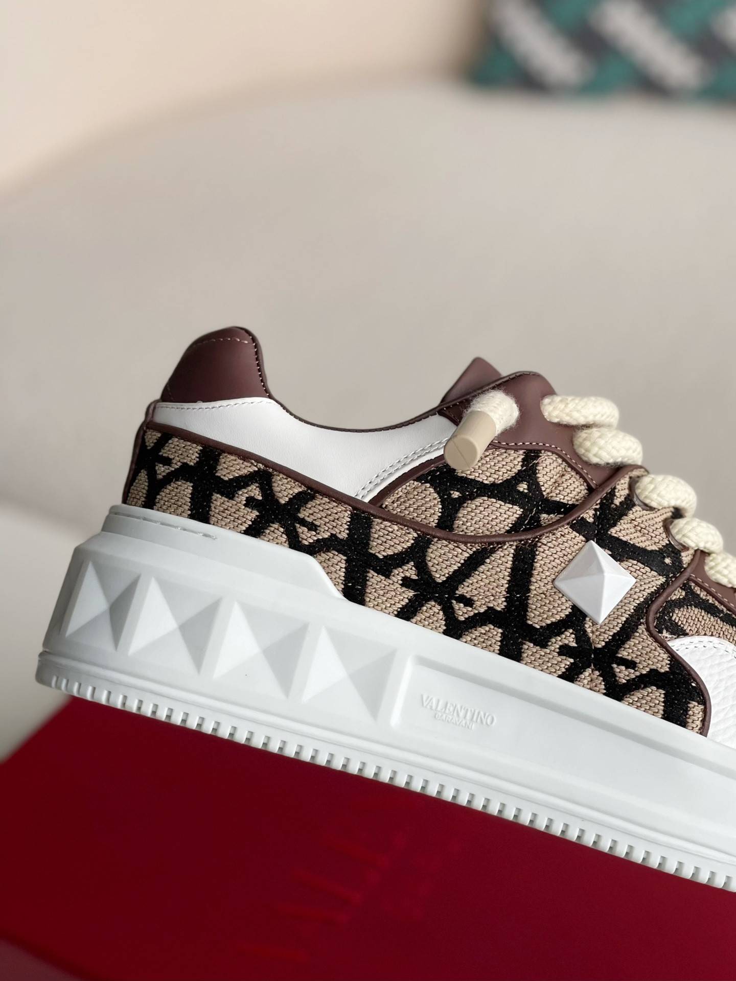 Va1e*ntin0 One Stud Sneakers