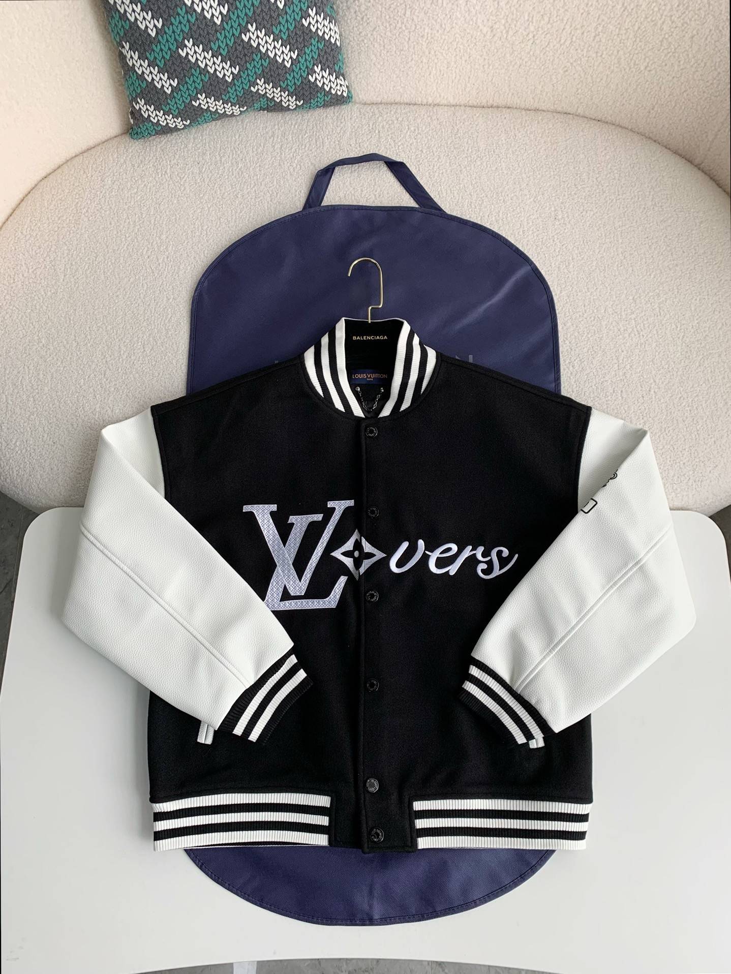L0vis Vvtt0n  Jackets
