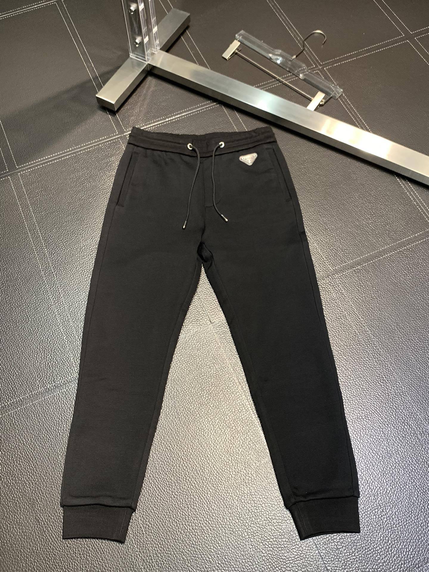 Pra*a Casual trousers