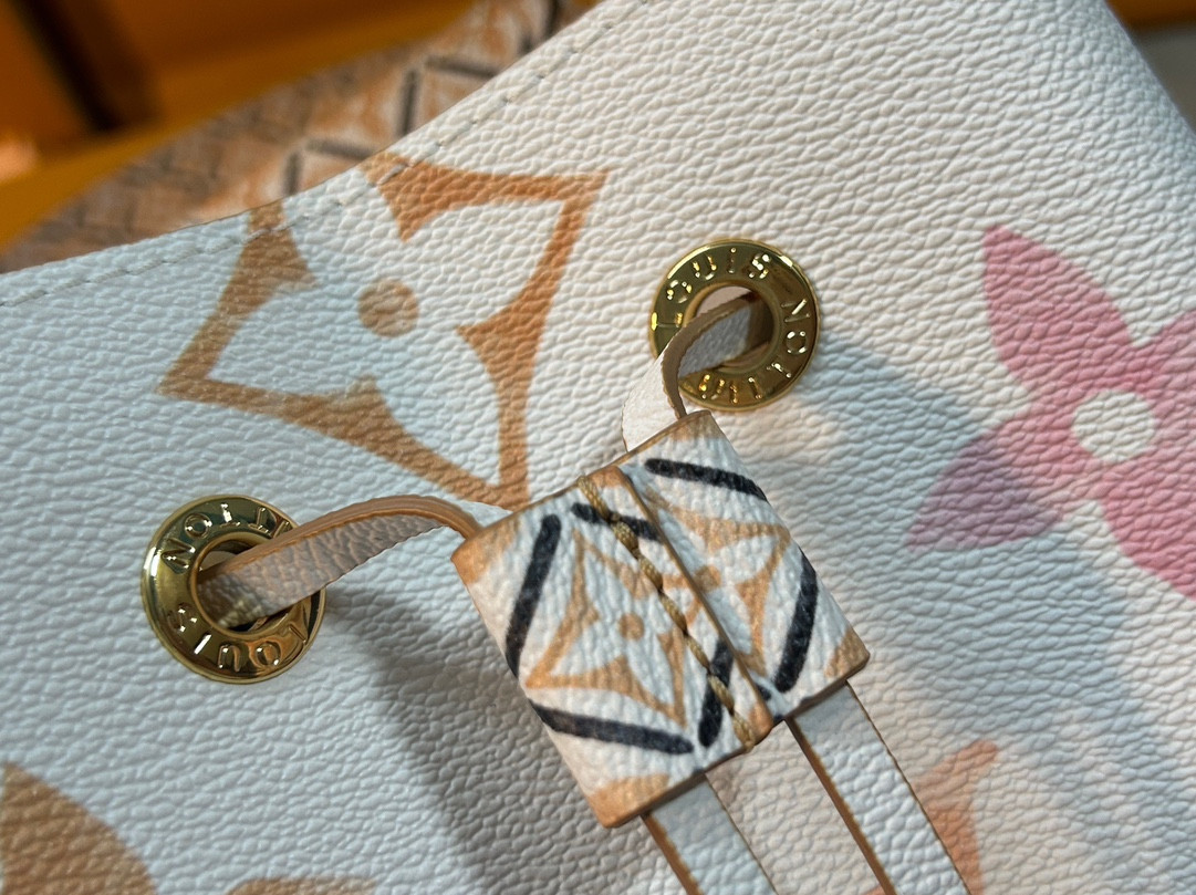 L0vis Vvtt0n Néonoé Bag