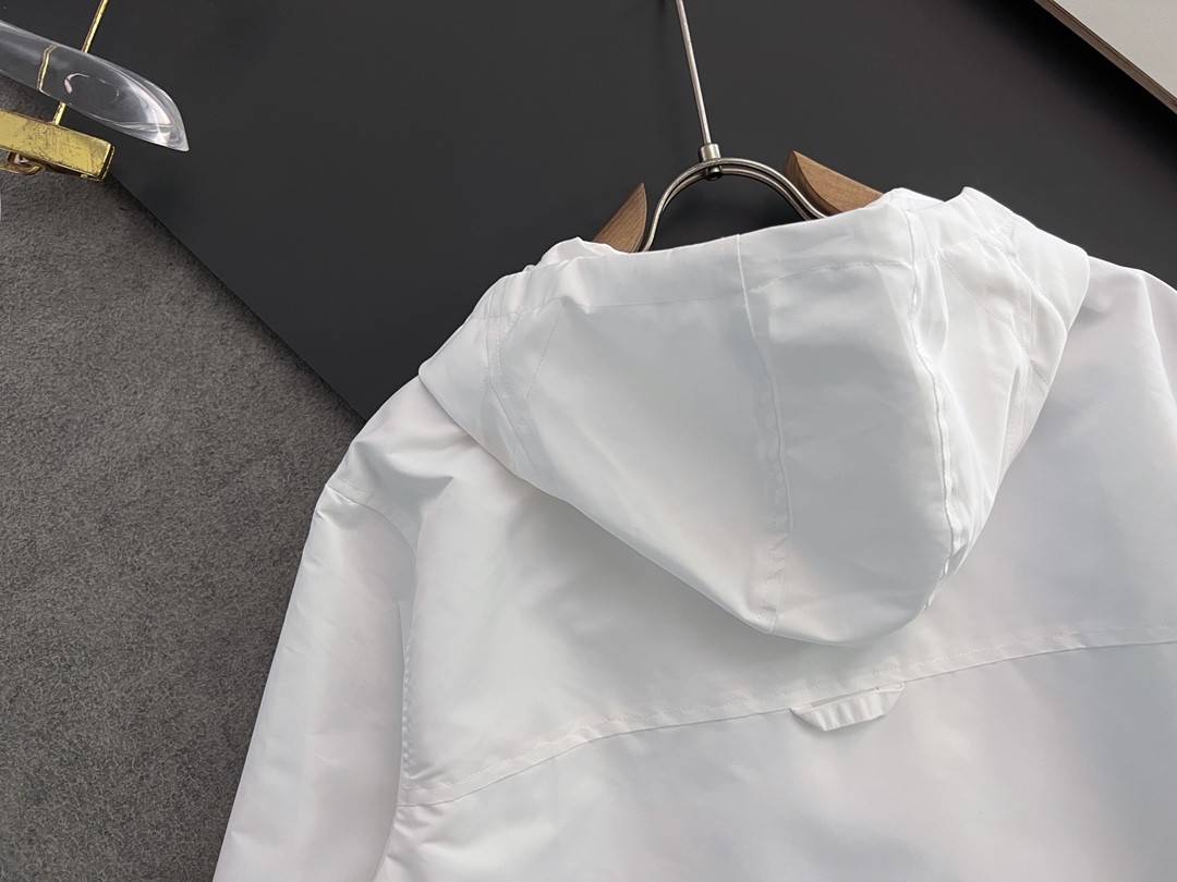 L0vis Vvtt0n 24 new double-sided printed Presbyterian jacket