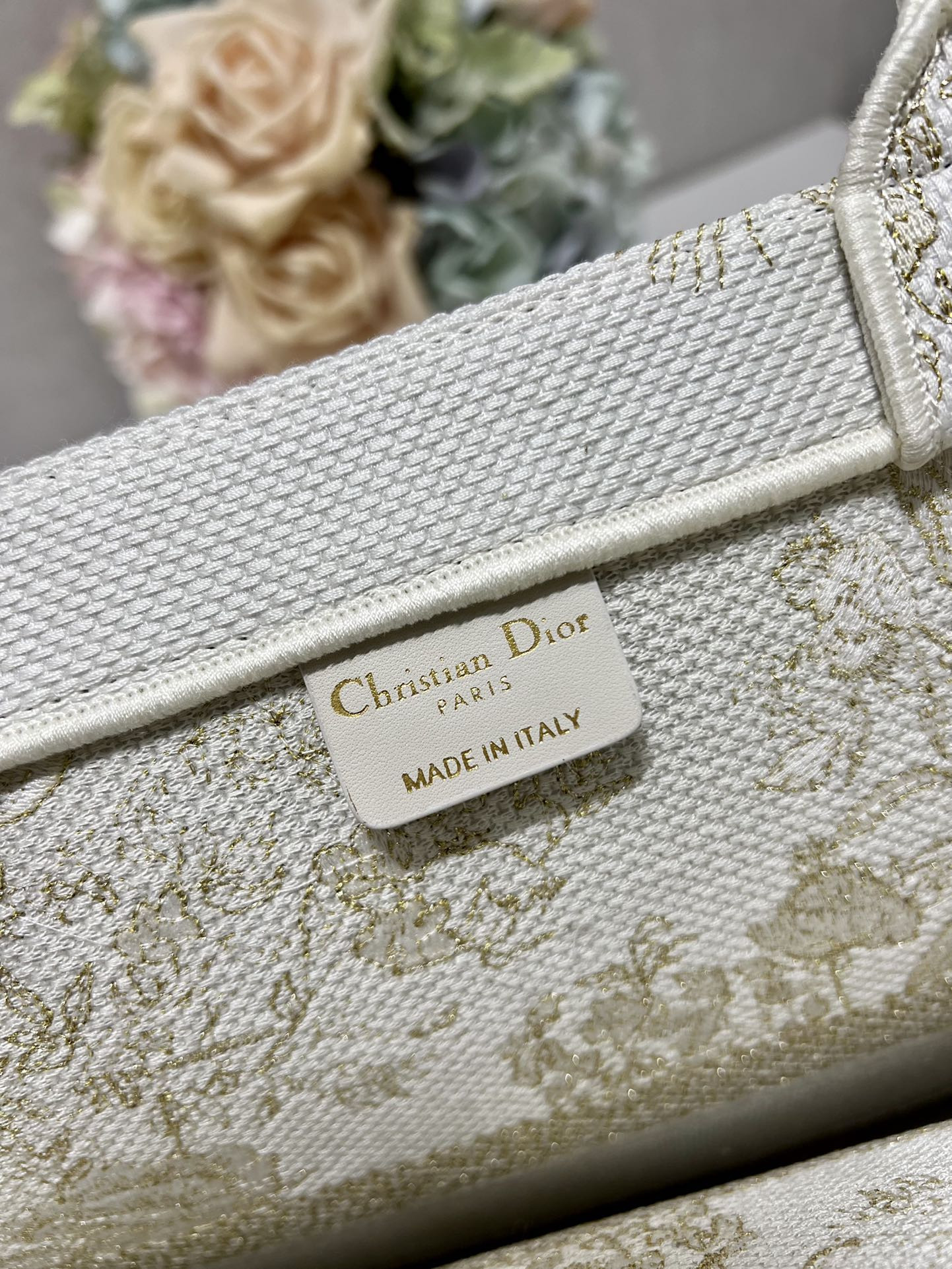 Large D10r Book Tote