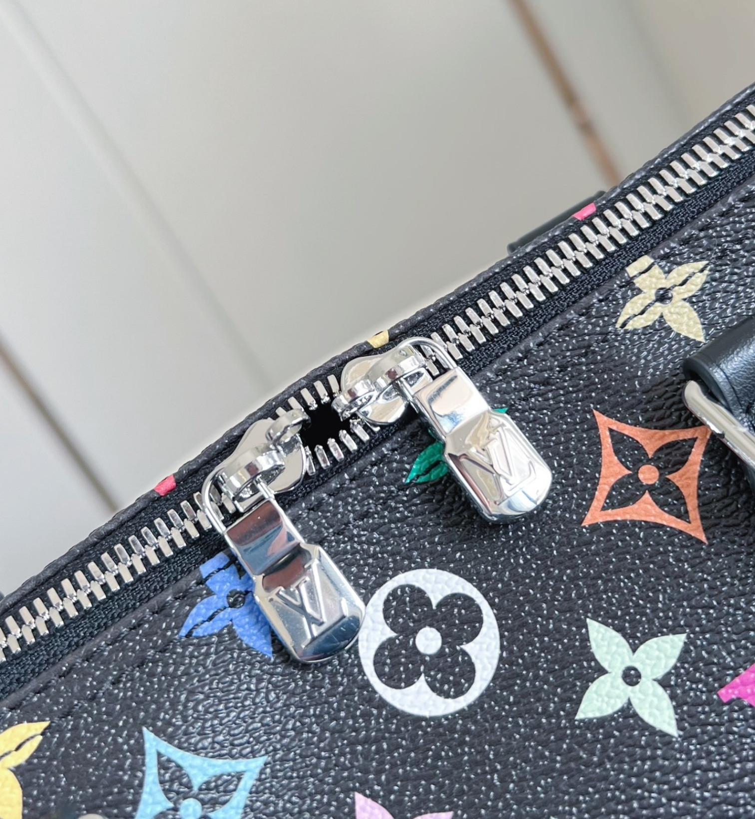 L0vis Vvtt0n Speedy Soft 30 Bag