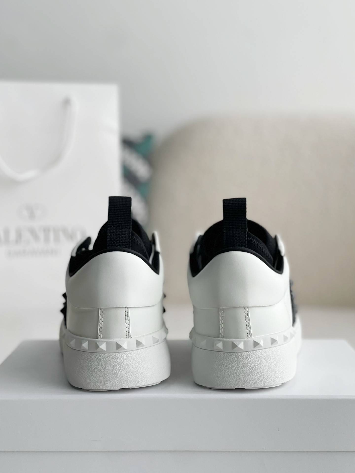 Va1e*ntin0 One Stud Sneakers