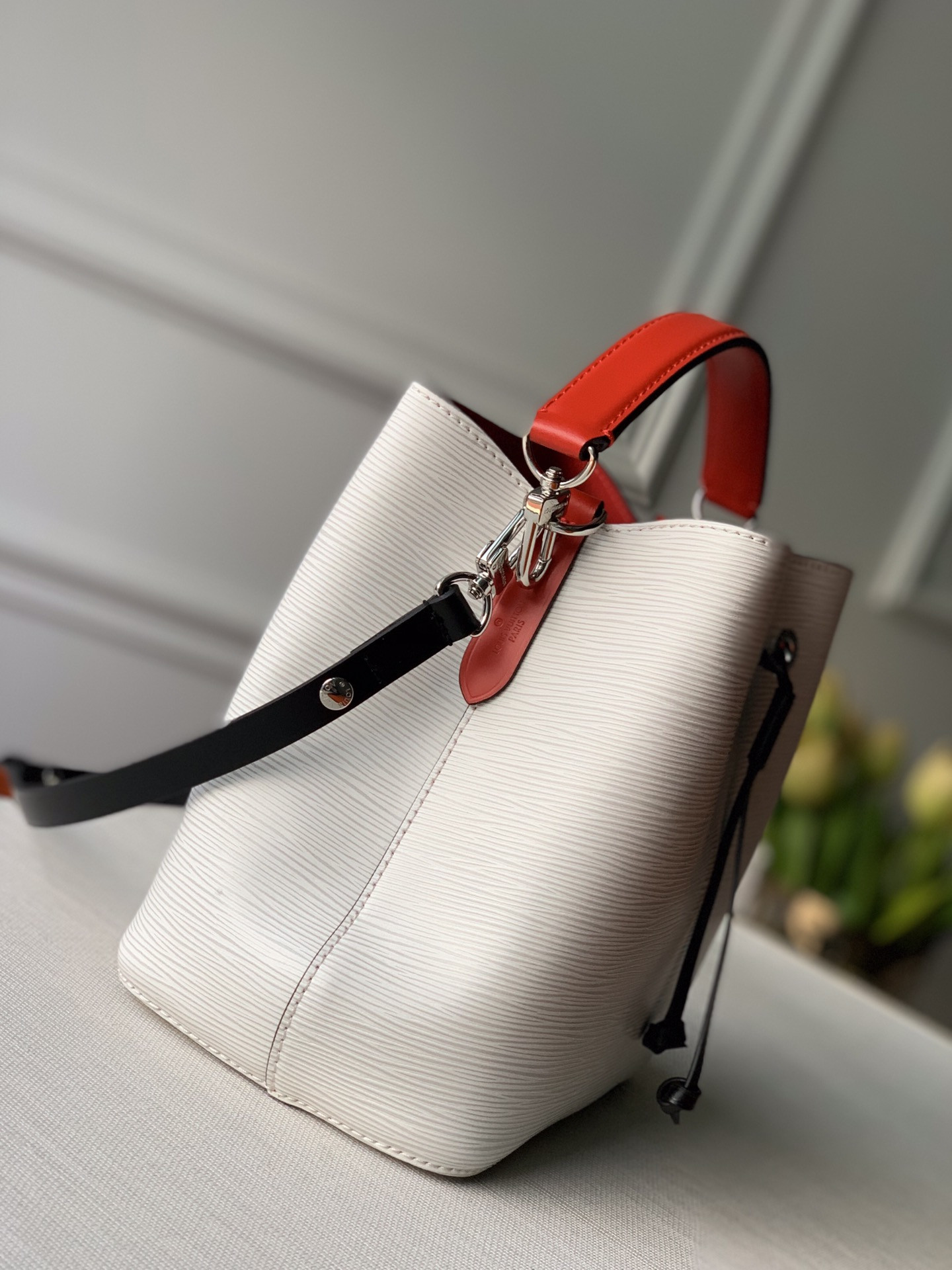 L0vis Vvtt0n Néonoé Bag