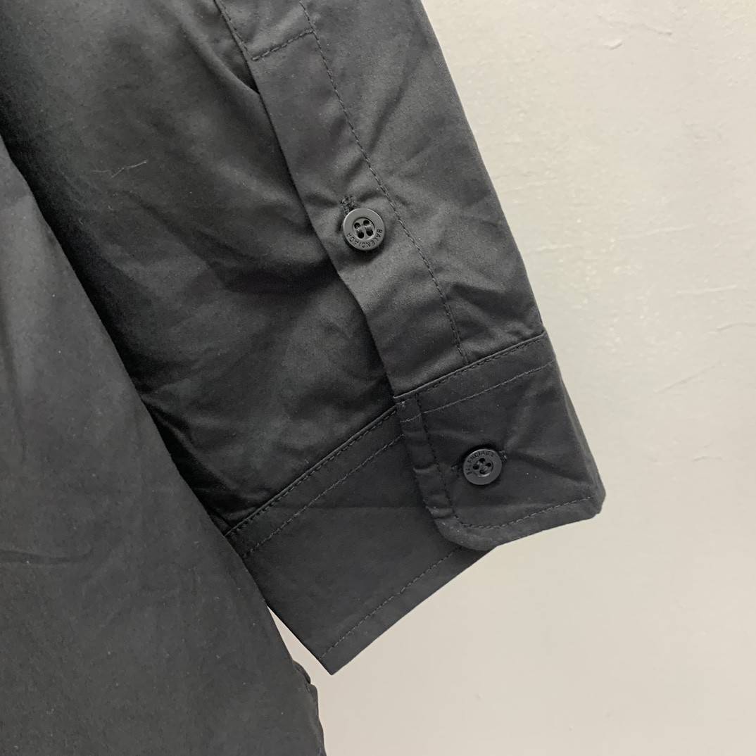 Ba1en*iaga blurred lettering long sleeve shirt