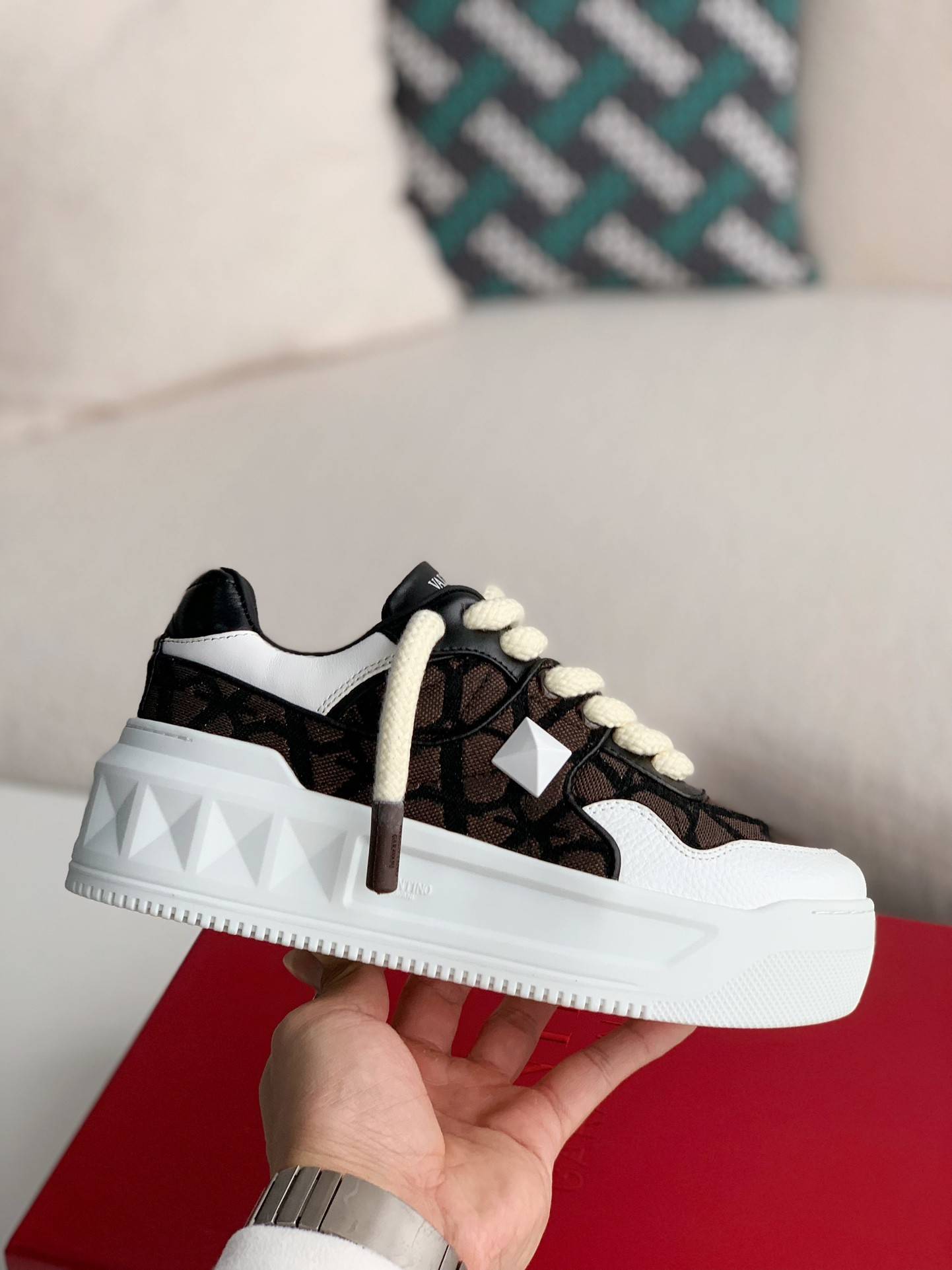 Va1e*ntin0 One Stud Sneakers