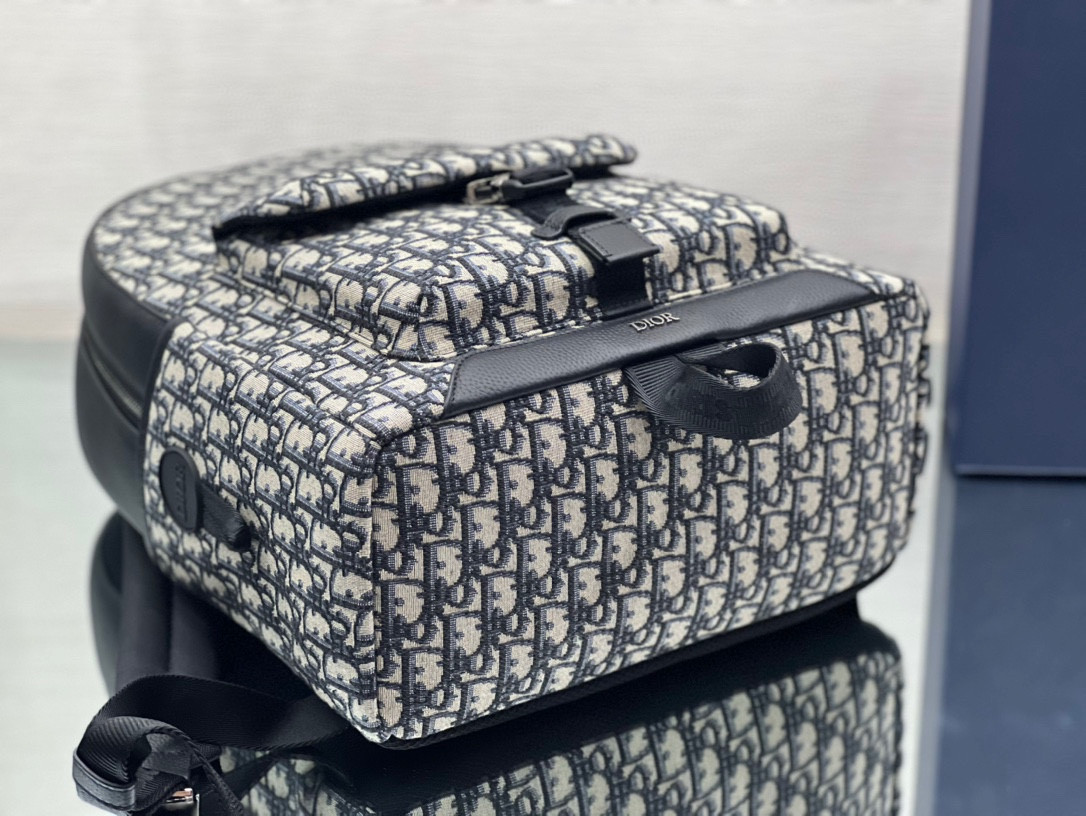 D10r Explorer Backpack