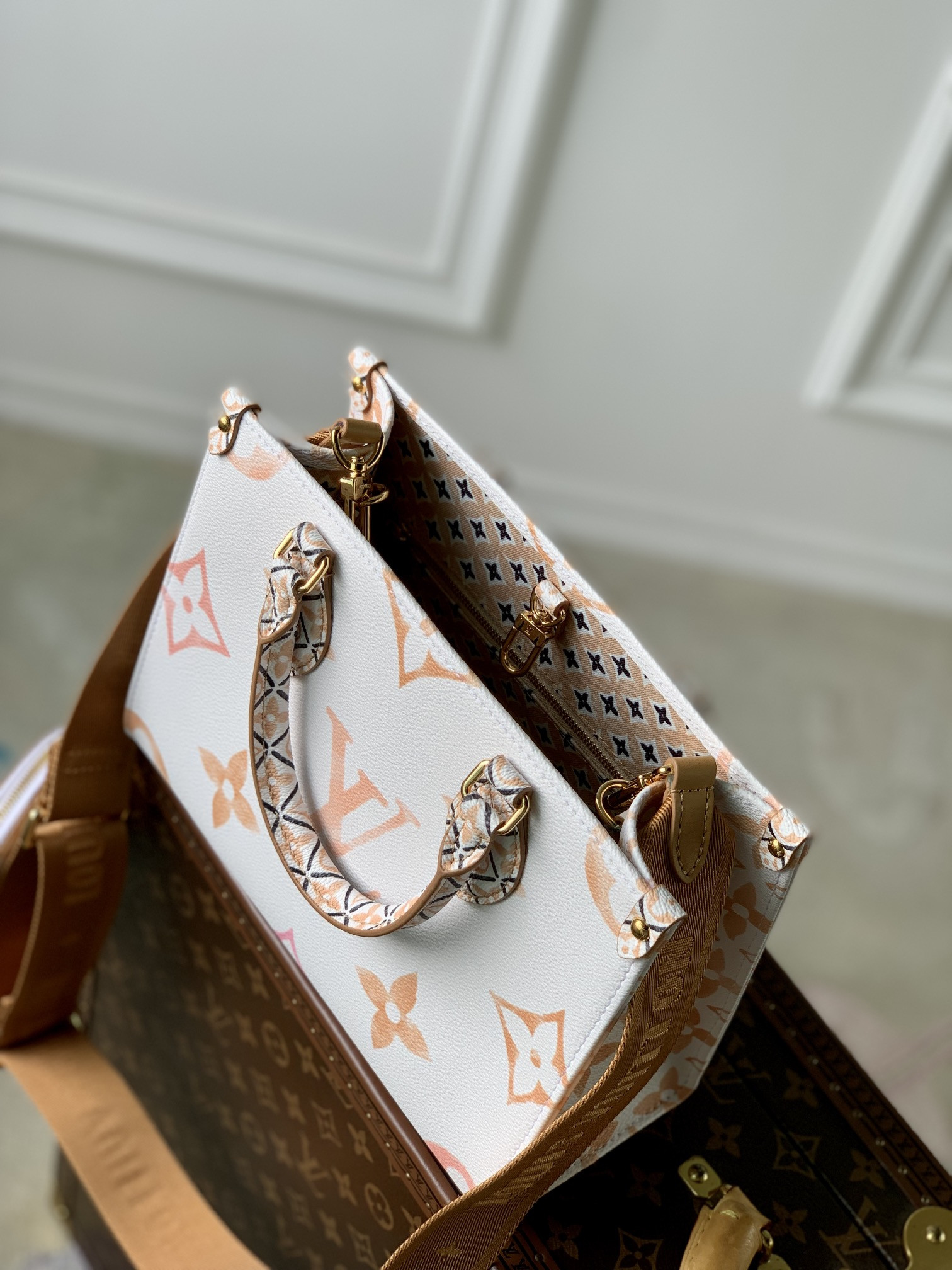 L0vis Vvtt0n Onthego Bag