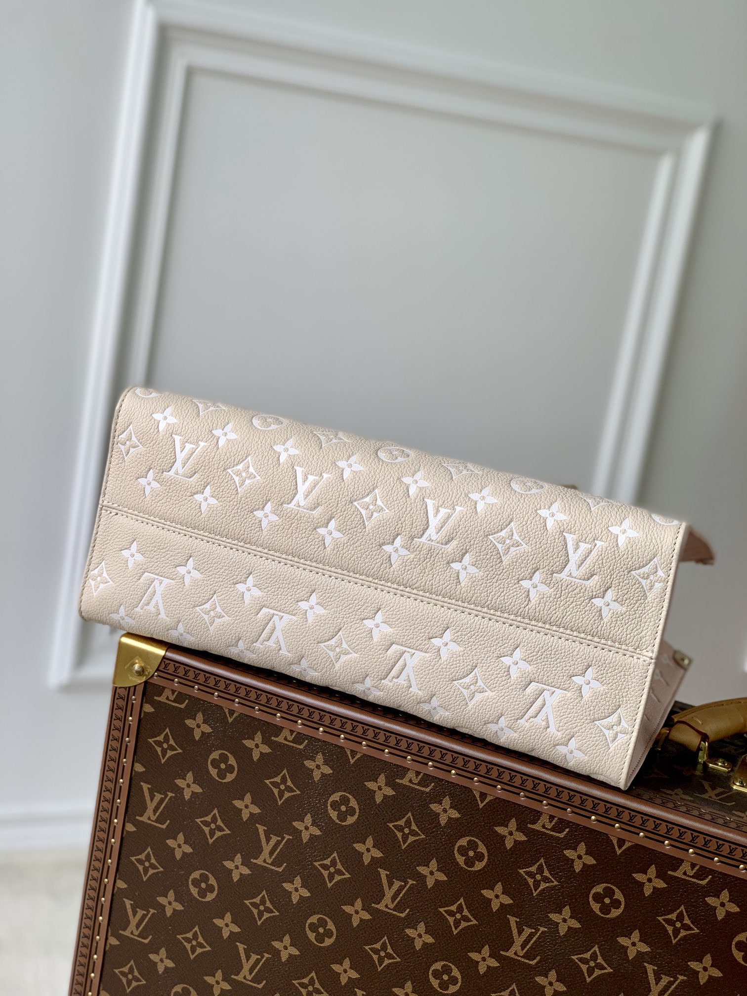 L0vis Vvtt0n Onthego Bag