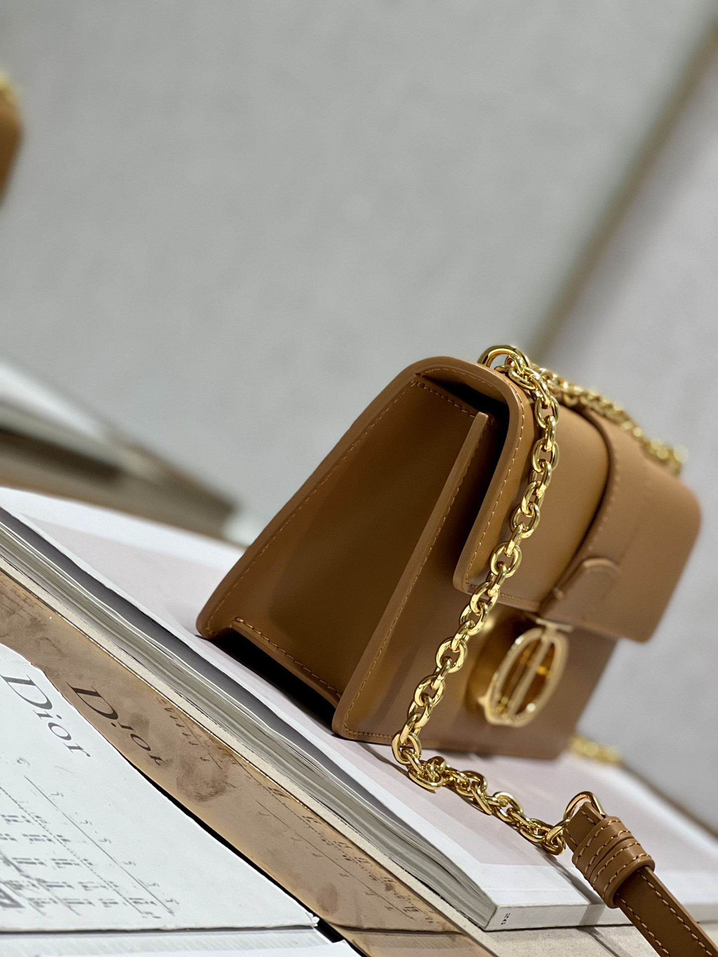 30 Montaigne East-west Bag With Chain