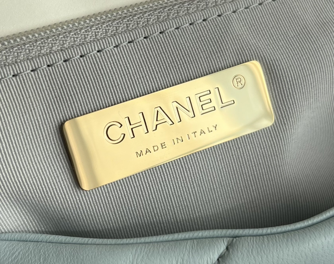 Chanle 19 Handbag