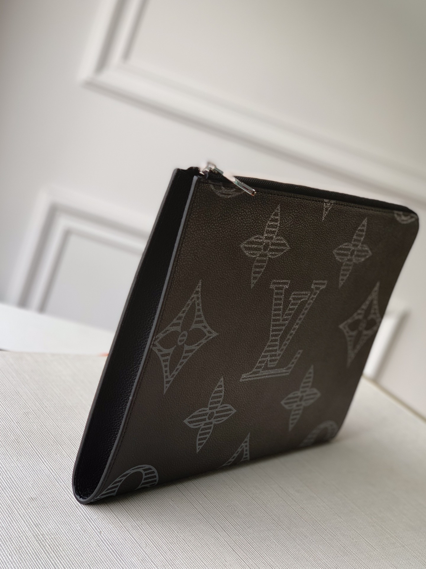 L0vis Vvtt0n Pochette Jour Bag