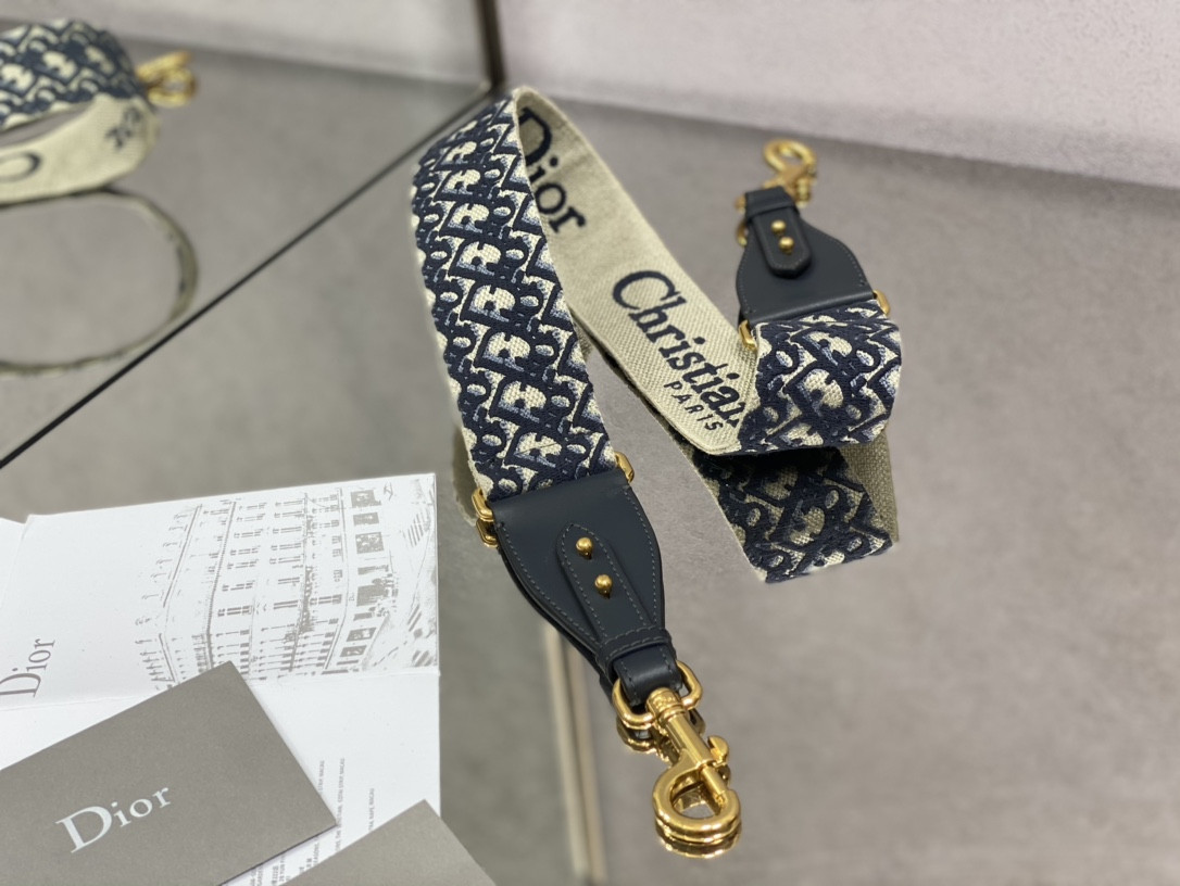 Large D10r Bobby Bag