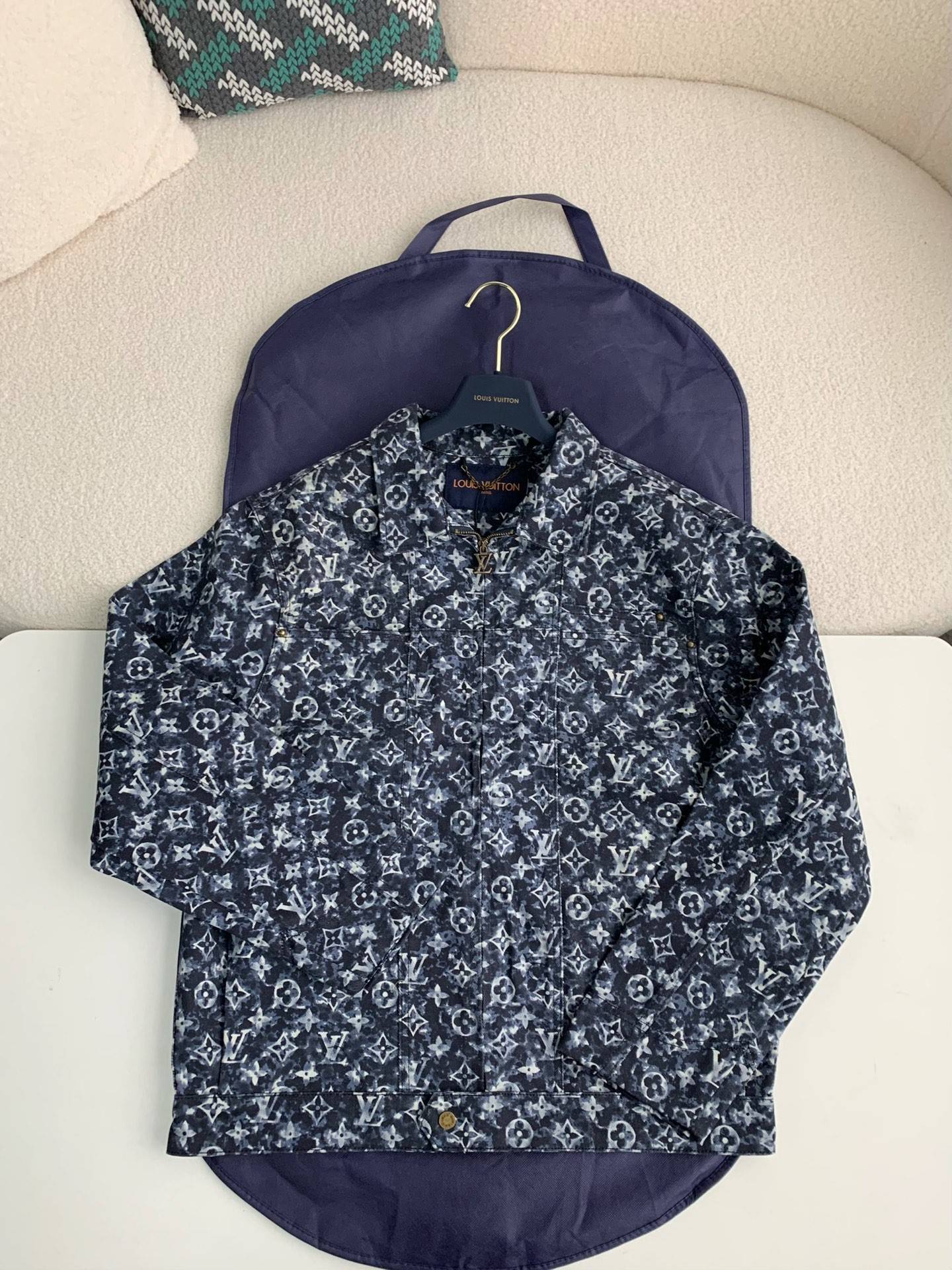 L0vis Vvtt0n Classic Logo printed all over patchwork denim jacket