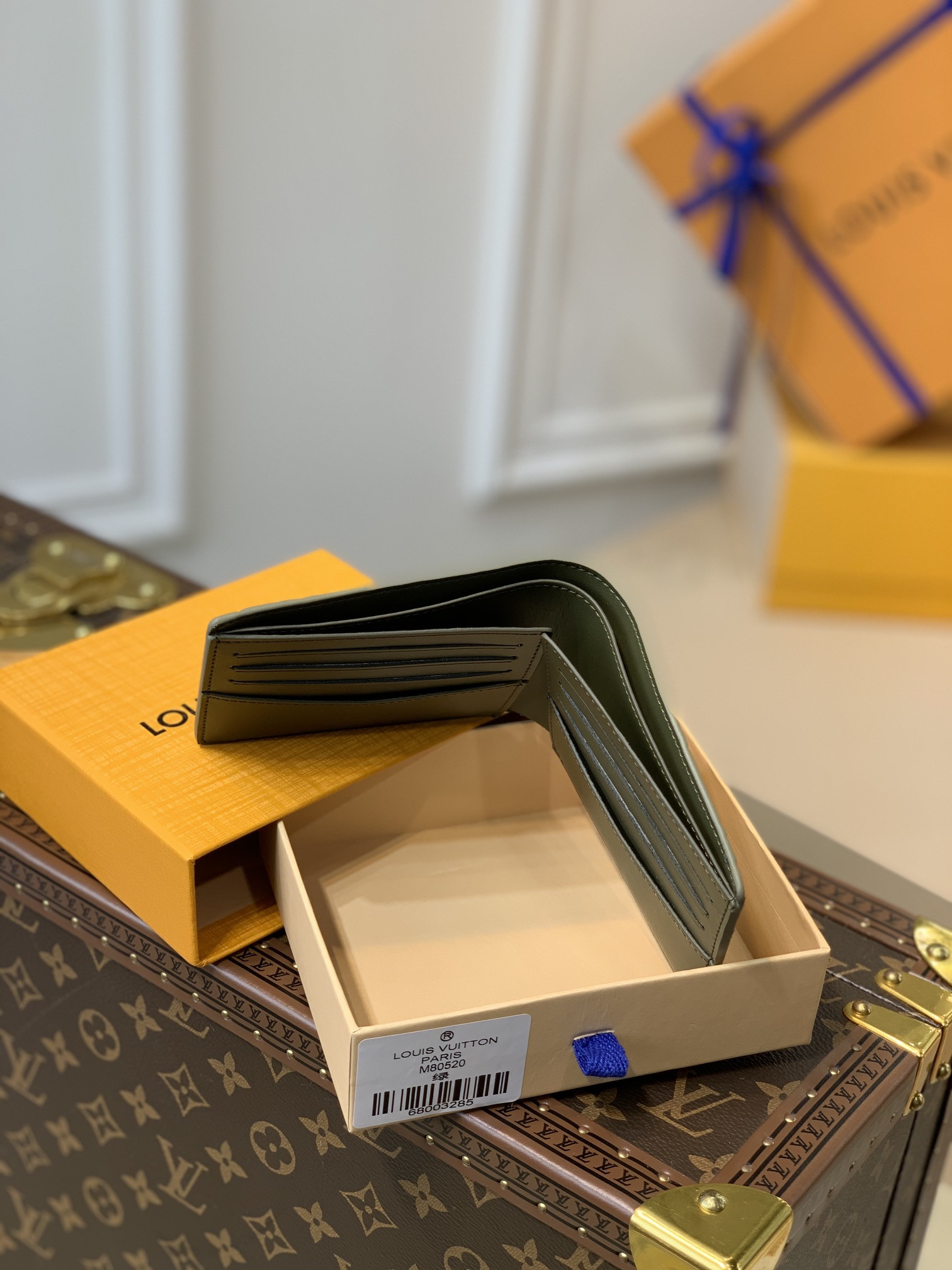 L0vis Vvtt0n Slender Bag