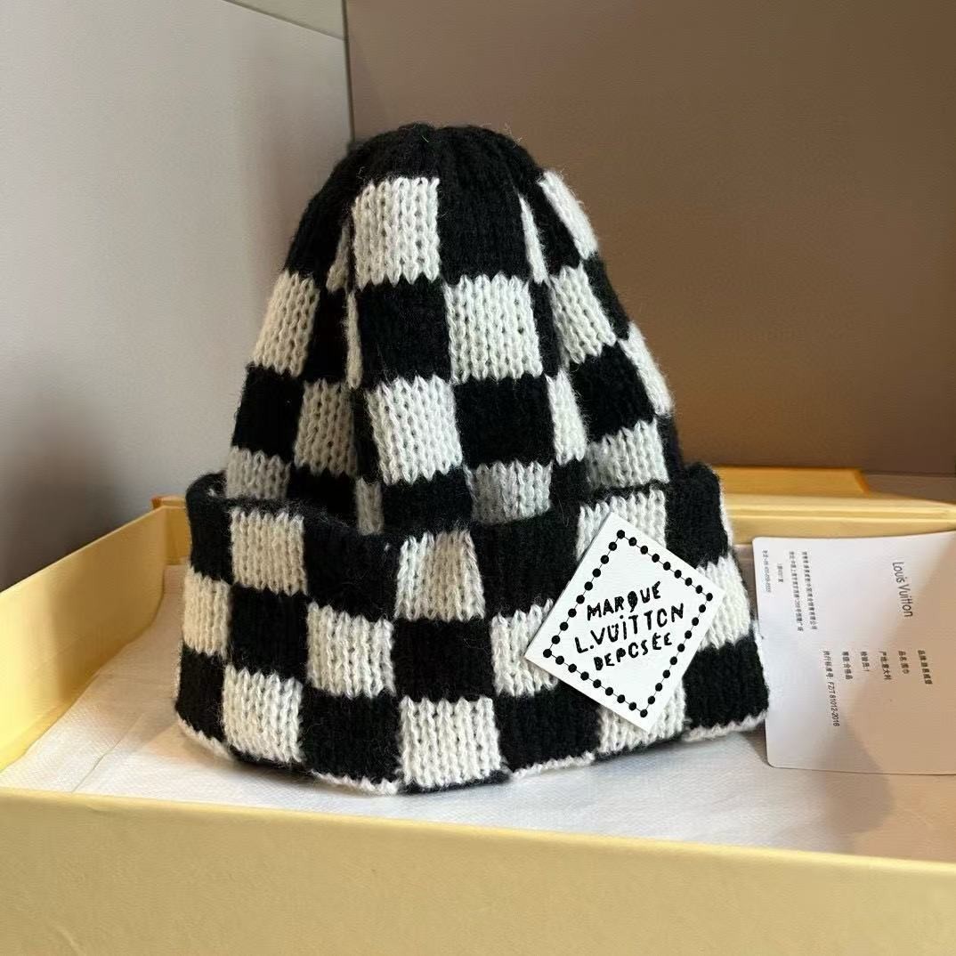 [#4094] L0vis Vvtt0n autumn and wi nter new checkered knitted hat