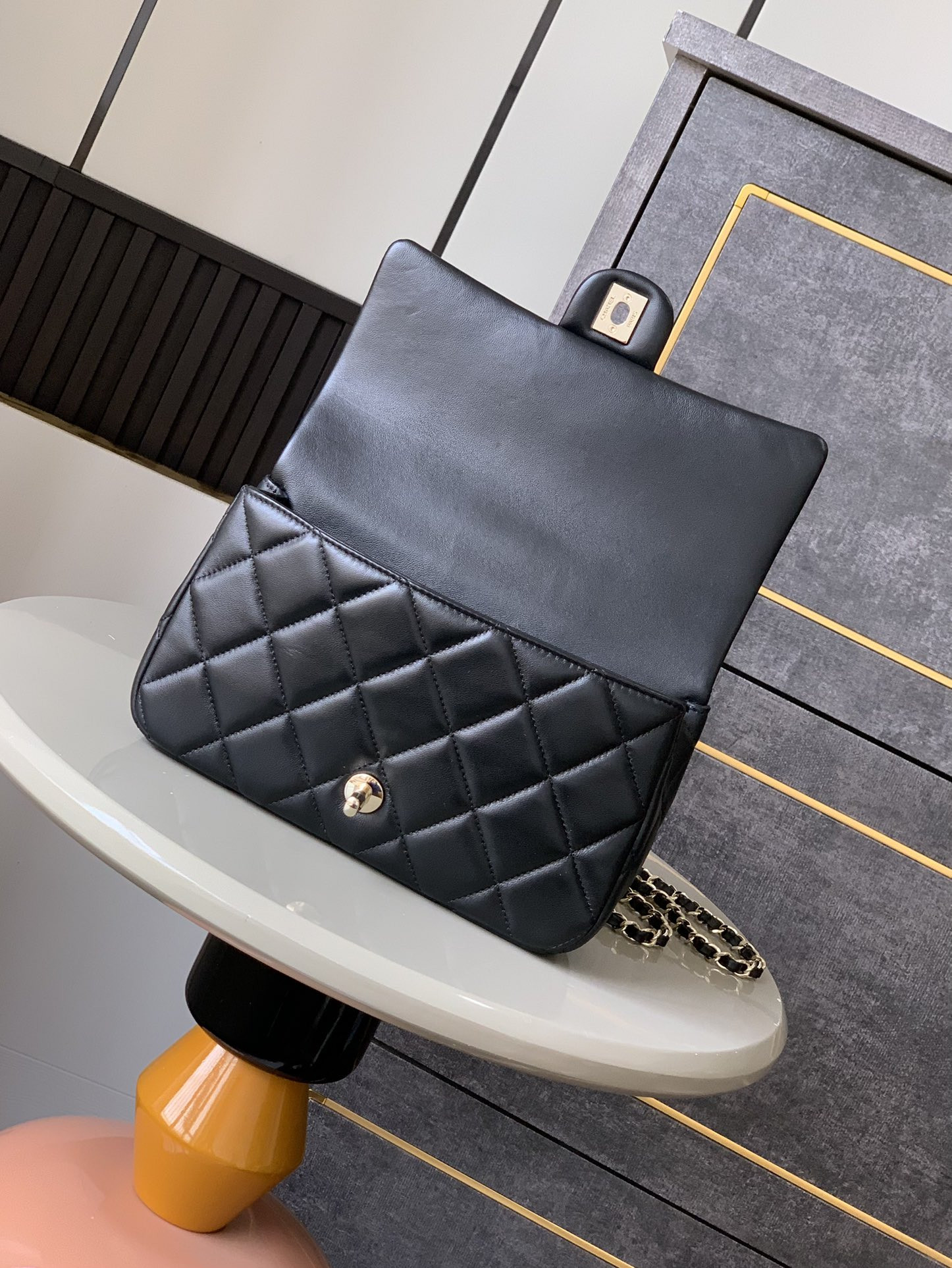 Ch**el 25p Classic Hand Bag With Gold Handware