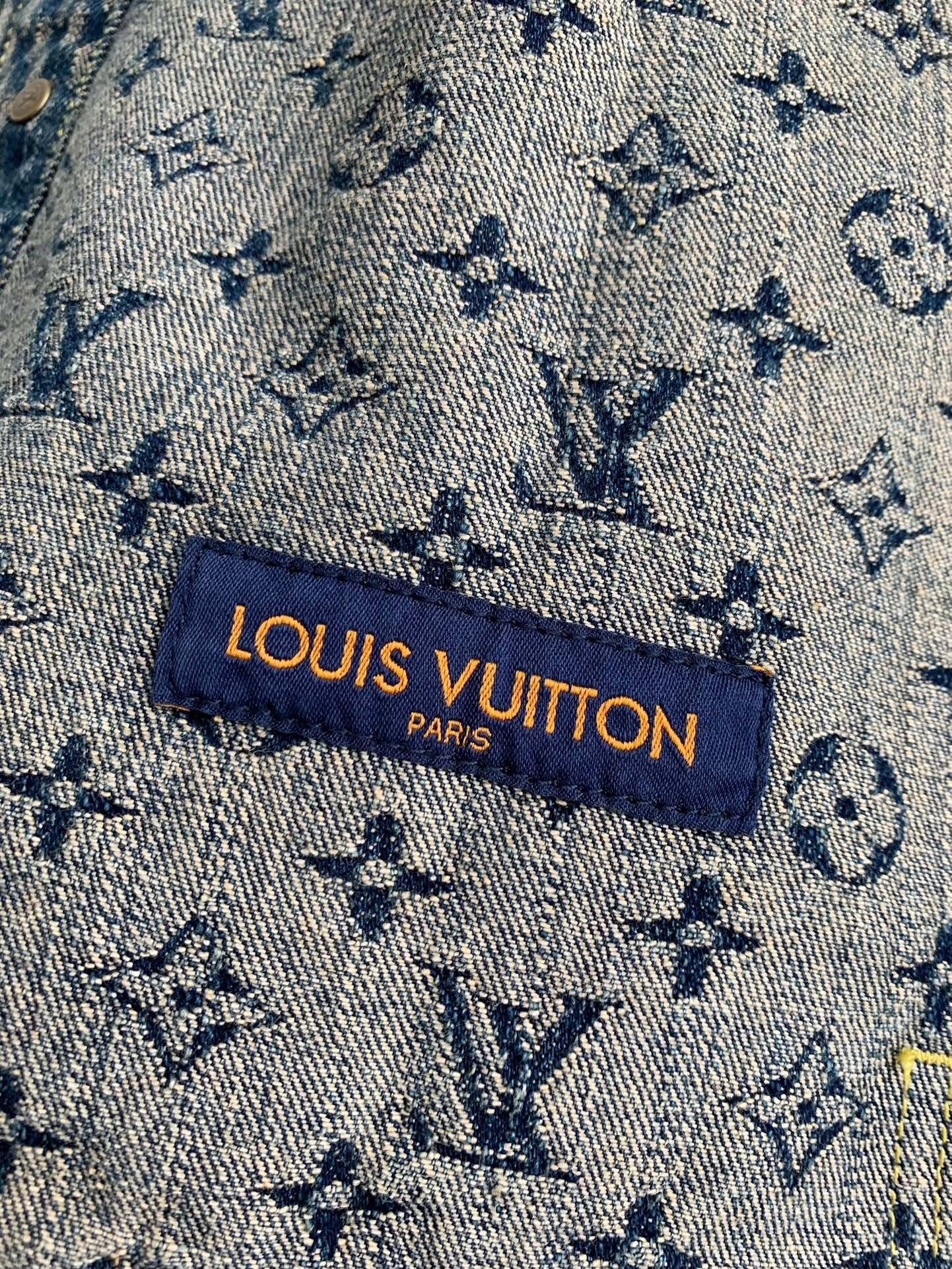L0vis Vvtt0n Classic Logo printed all over patchwork denim jacket