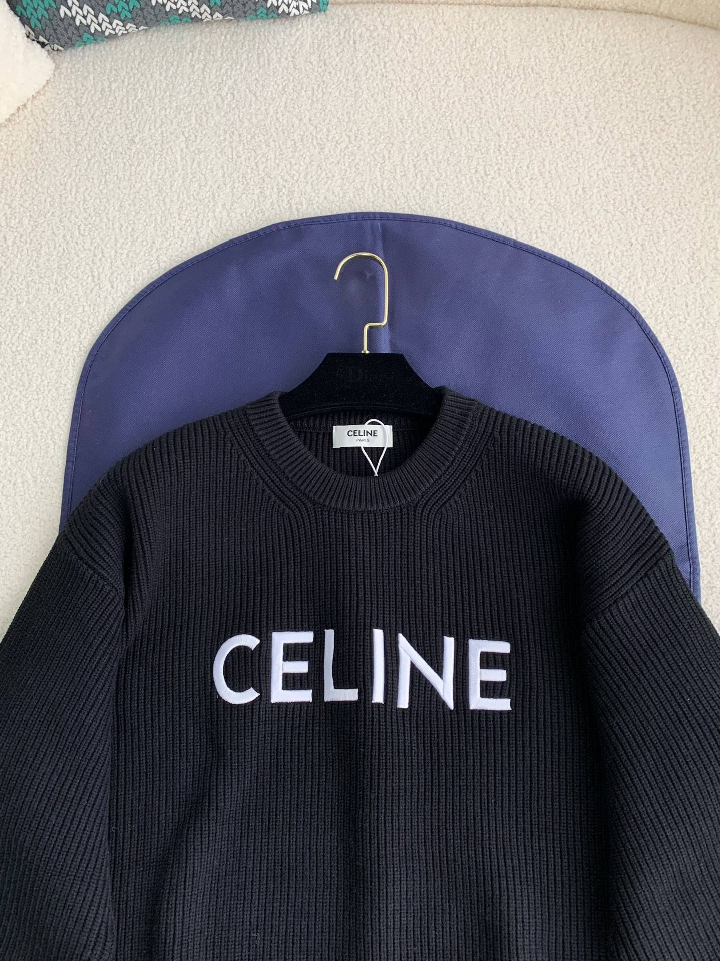 Ce1i*e sweater knitted material