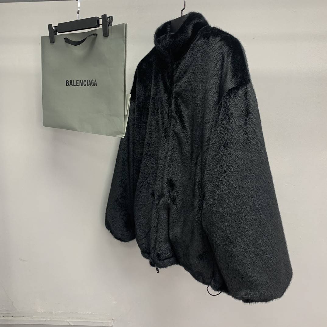 Ba1en*iaga embroidered fur jacket