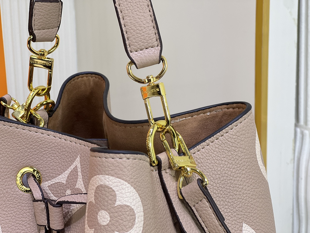 L0vis Vvtt0n Néonoé Bag