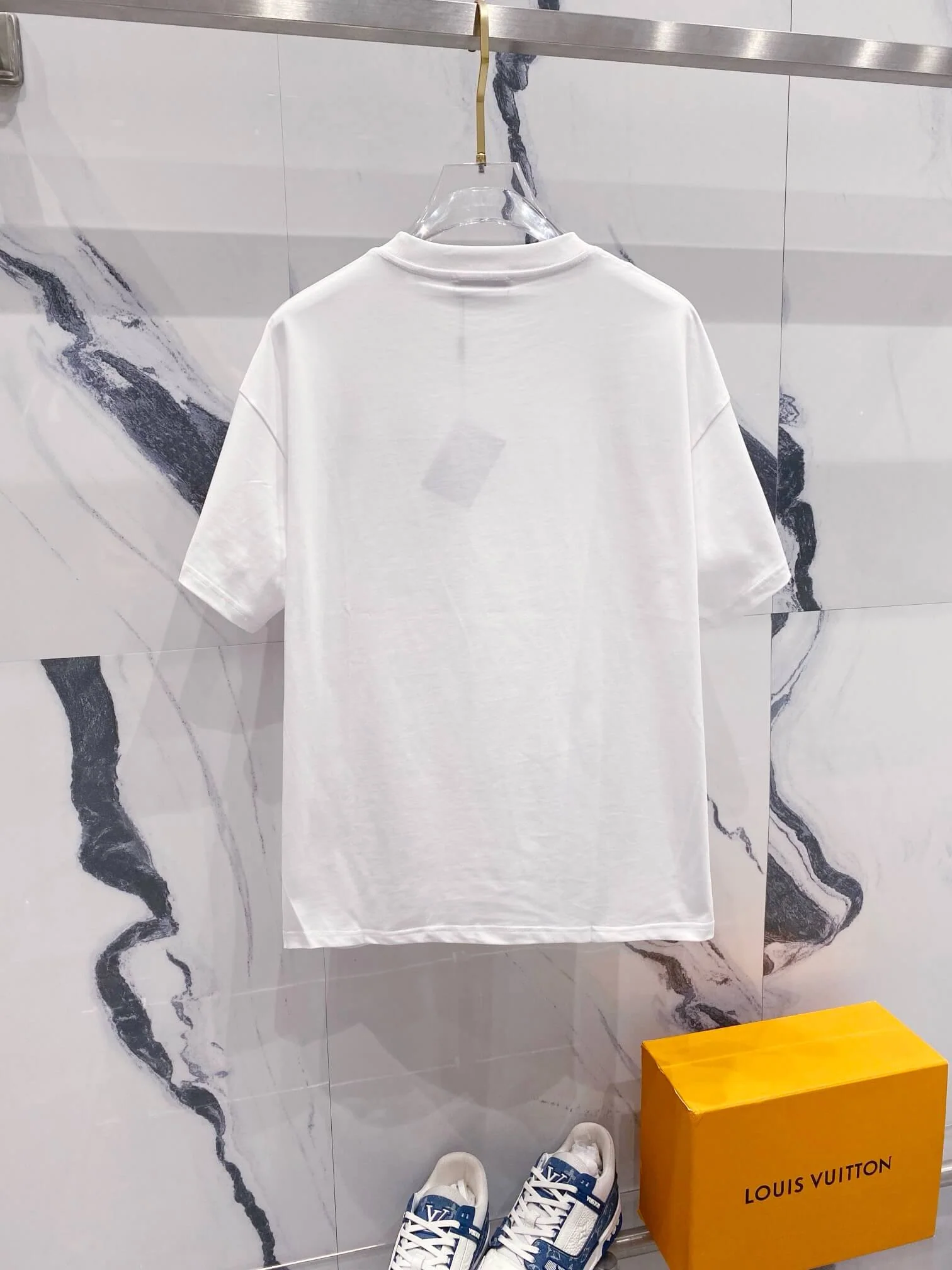 Green Pattern Embroidery T Shirt