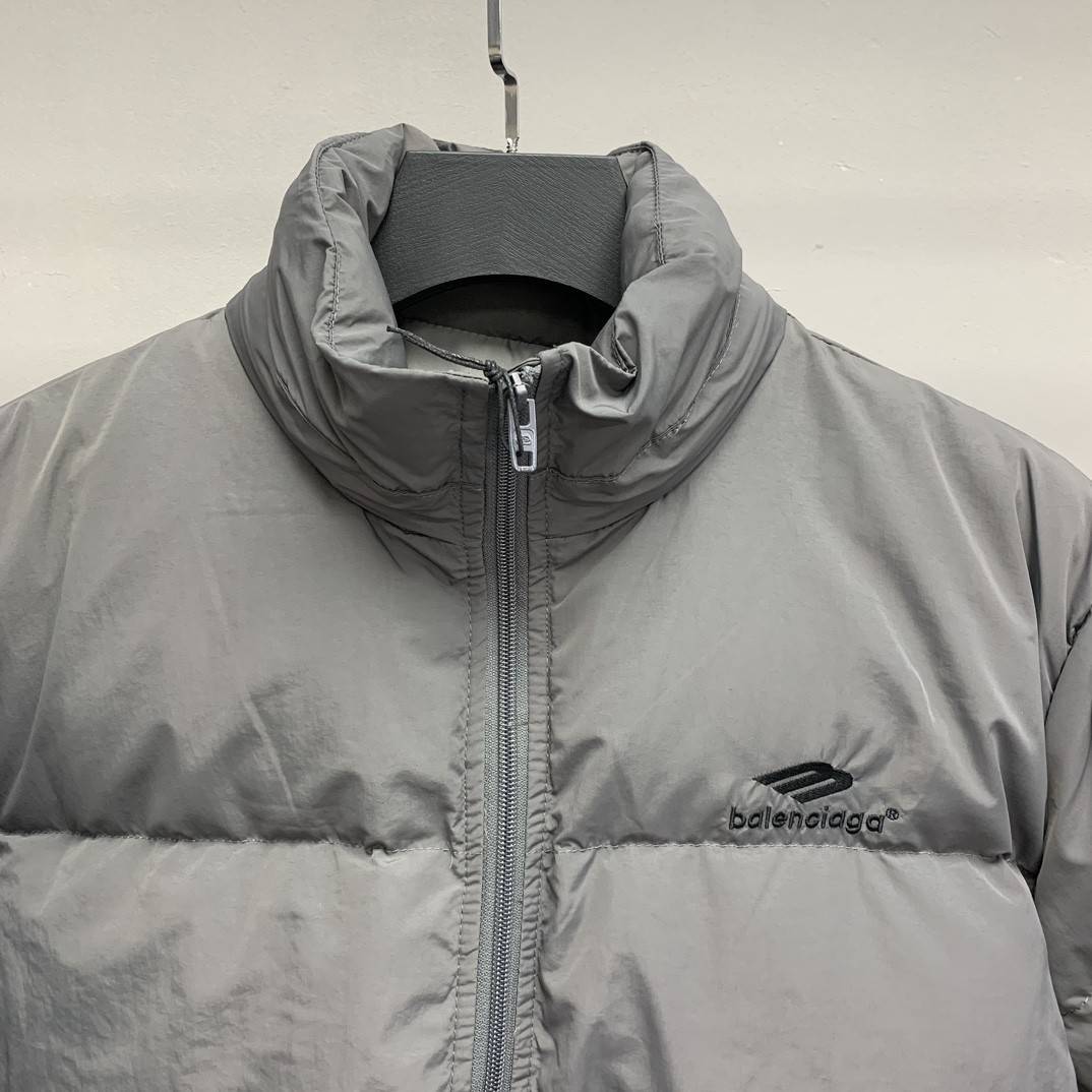 Ba1en*iaga embroidered down jacket