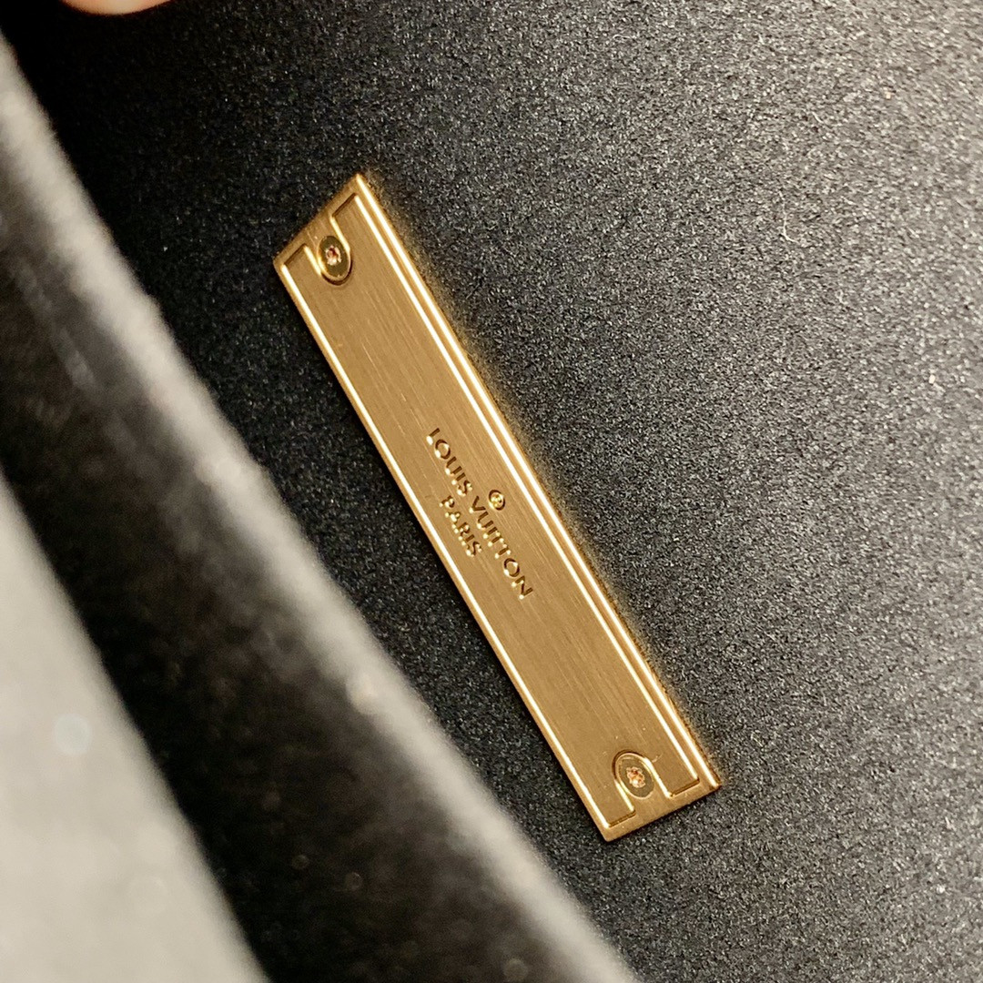 L0vis Vvtt0n Dauphine Bag