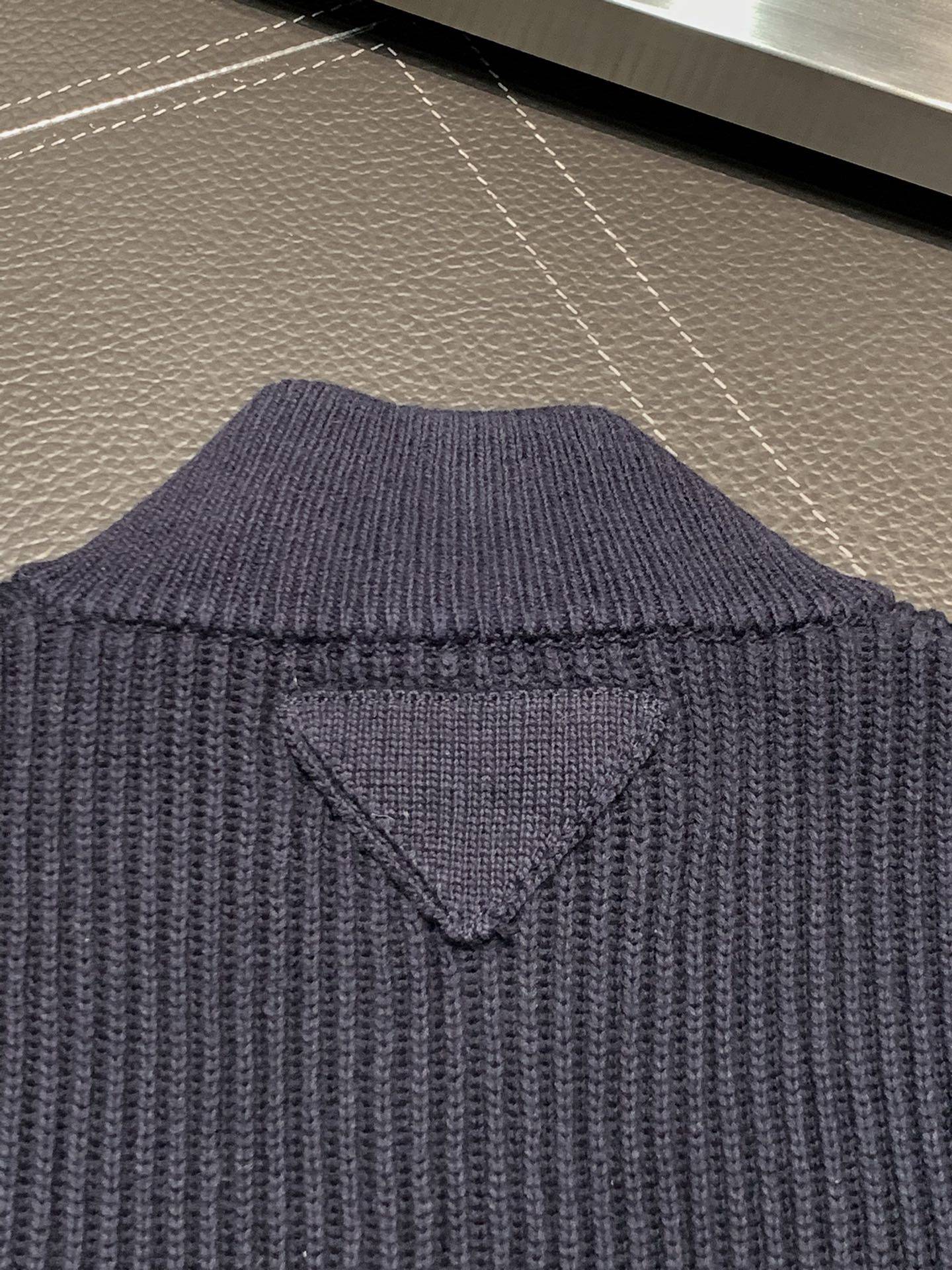 Pra*a knitted sweater jacket