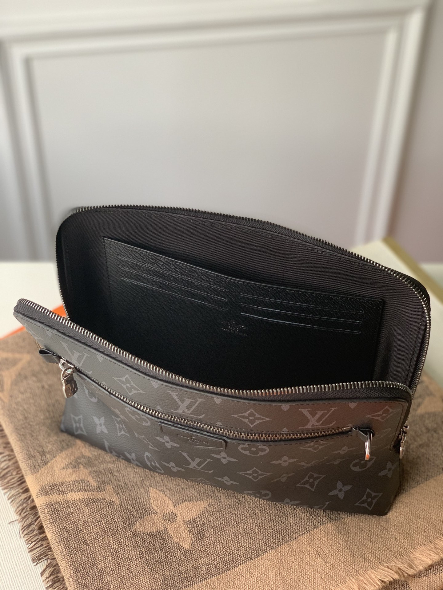 L0vis Vvtt0n Pochette Voyage Bag