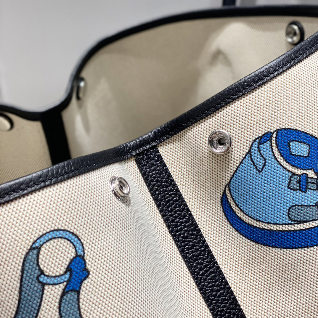 H**me5 painted graffiti French fjord imported original cowhide wax thread sewing master craft painted canvas 36*30cm