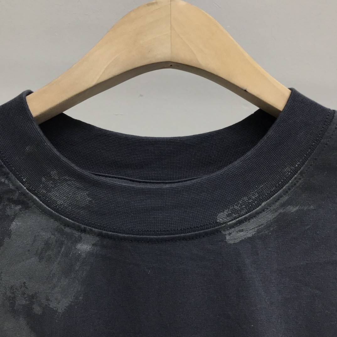 Ba1en*iaga BB Industrial Cement Painted T-Shirt