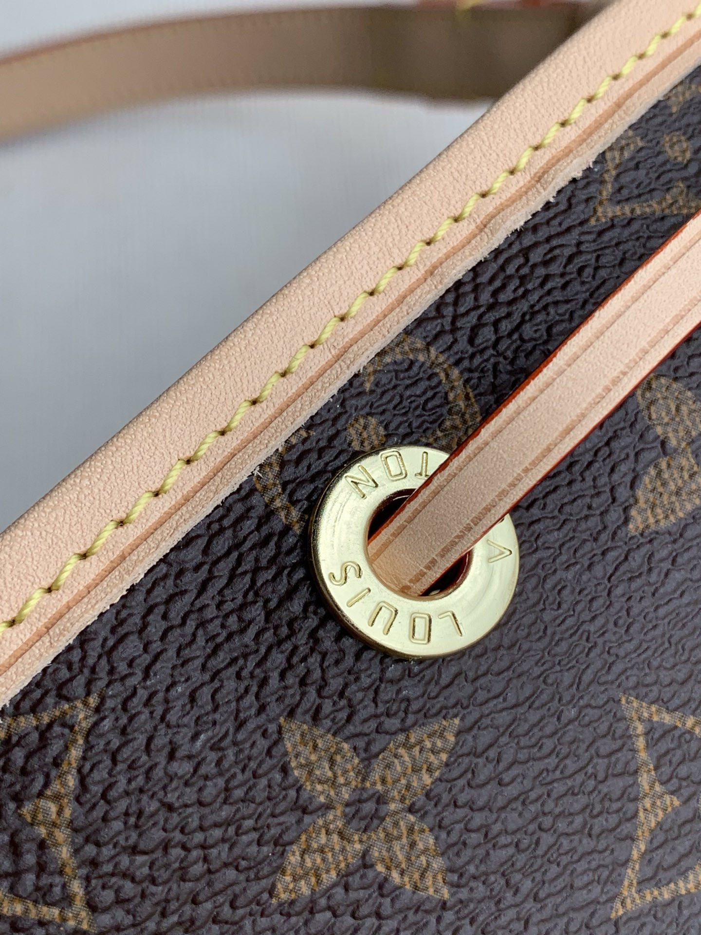 L0vis Vvtt0n Noe Bb Bag