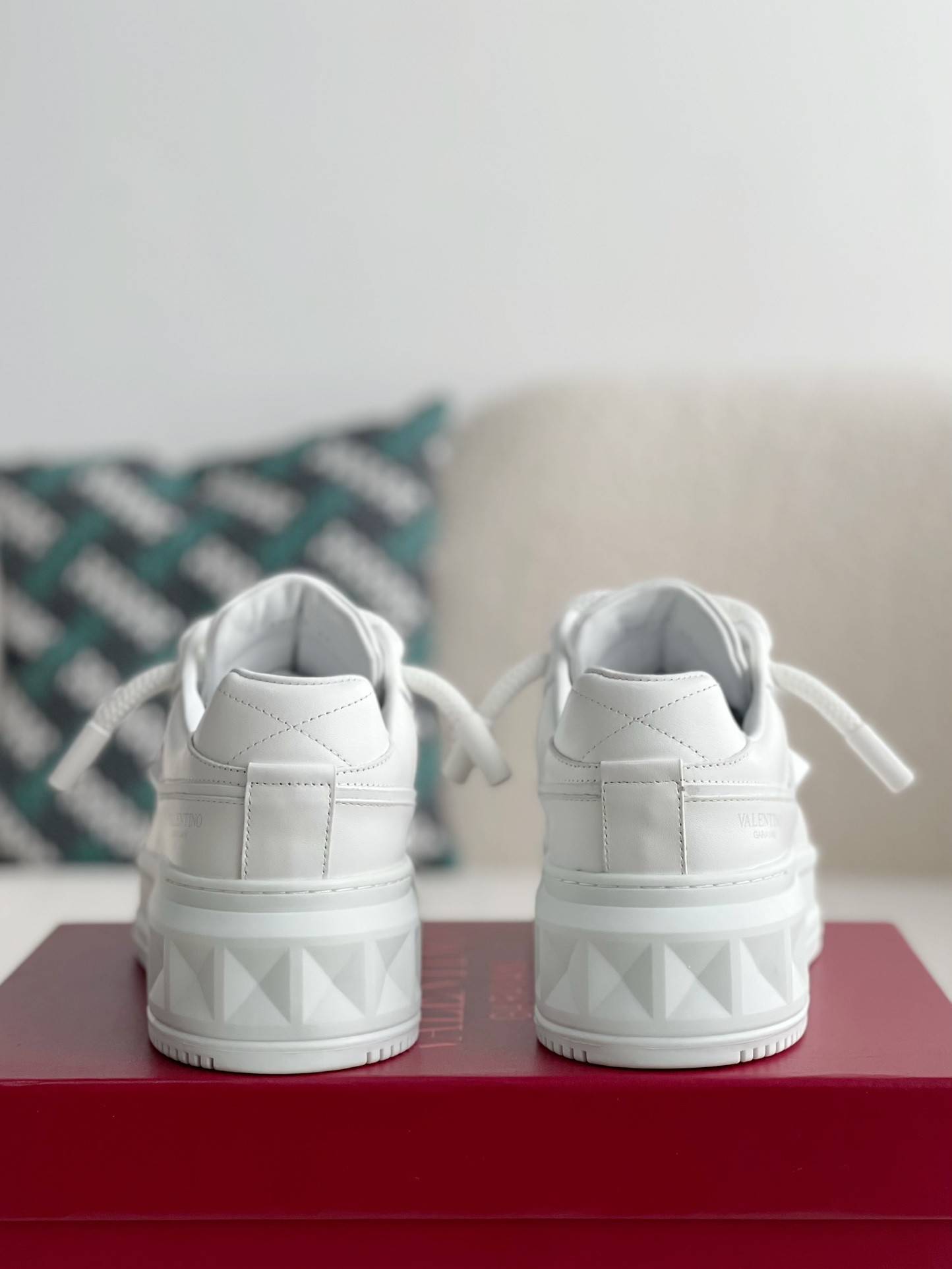 Va1e*ntin0 One Stud Sneakers