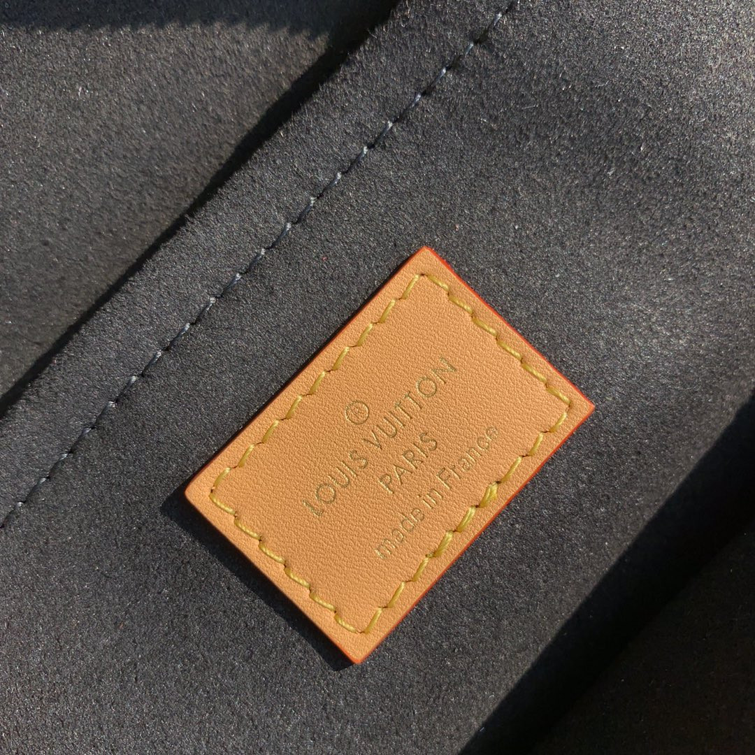 L0vis Vvtt0n Moon Bag