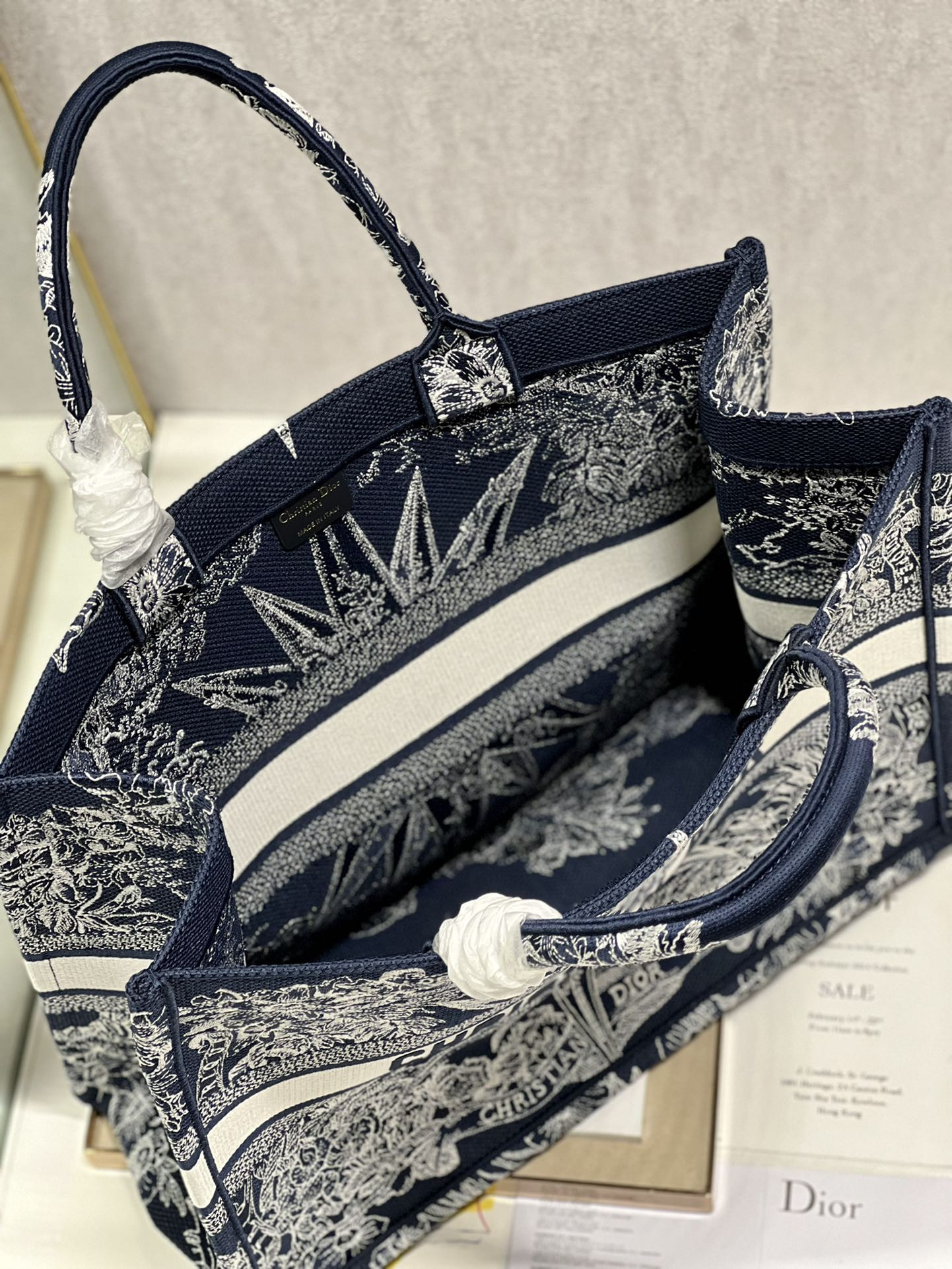 Large D10r Book Tote