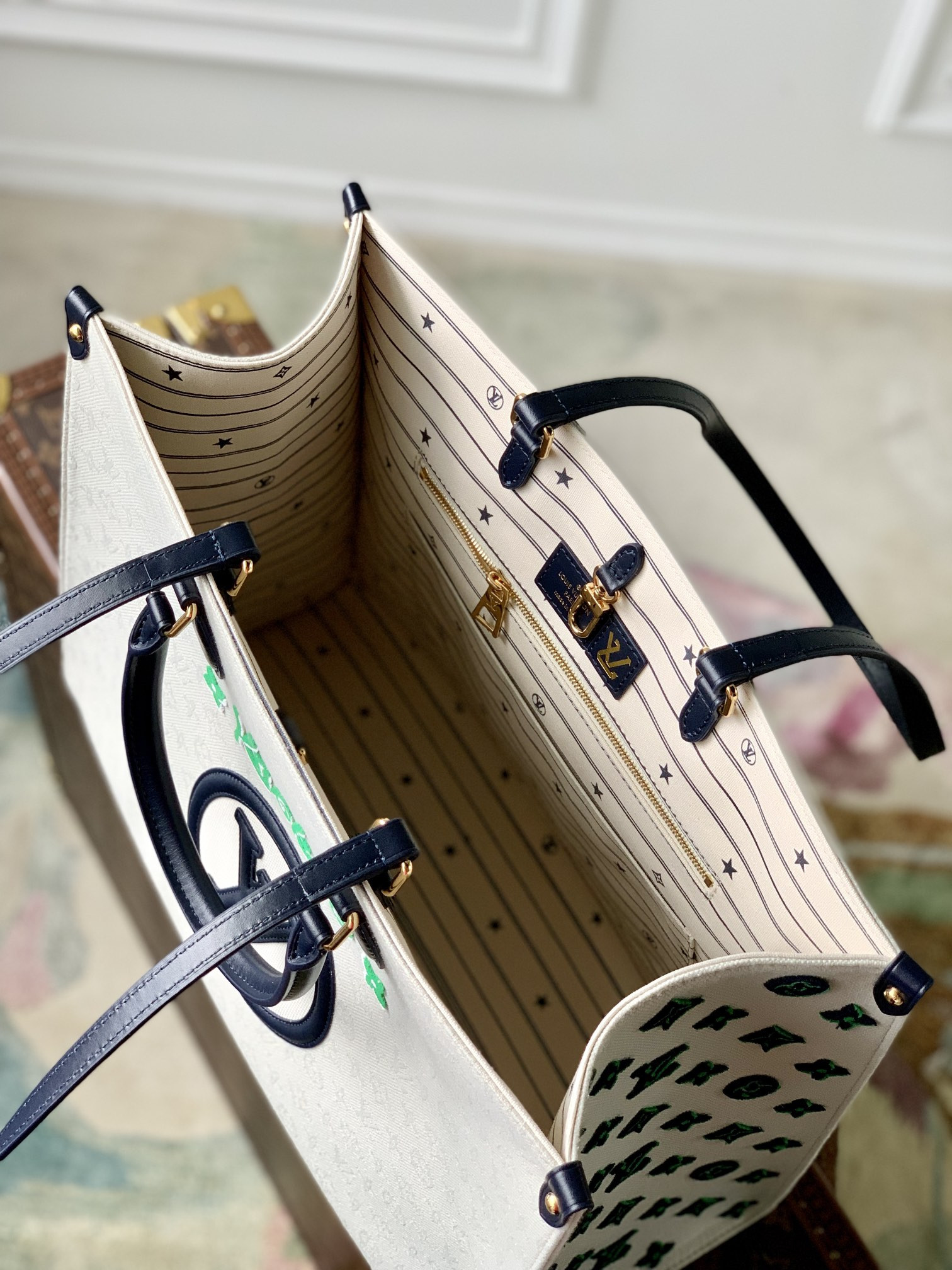 L0vis Vvtt0n Onthego Bag