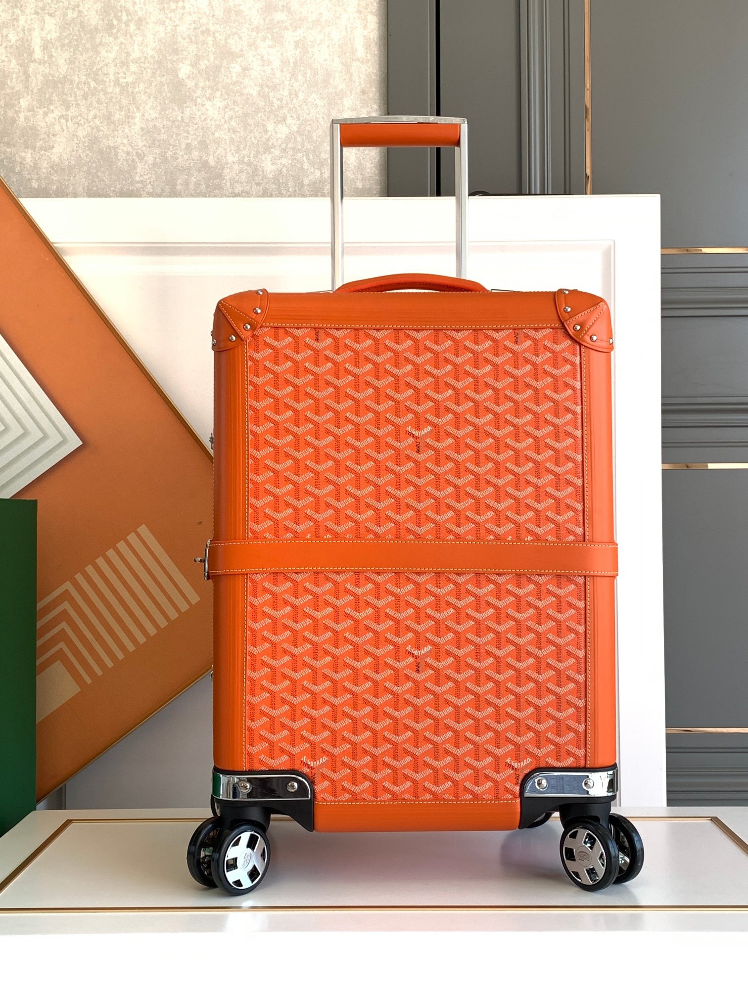 G09ard Rolling Suitcase