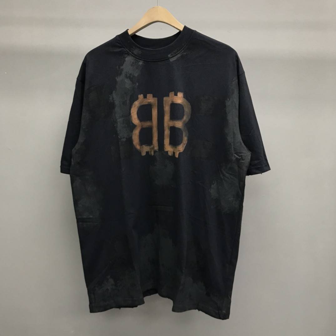 Ba1en*iaga BB Industrial Cement Painted T-Shirt