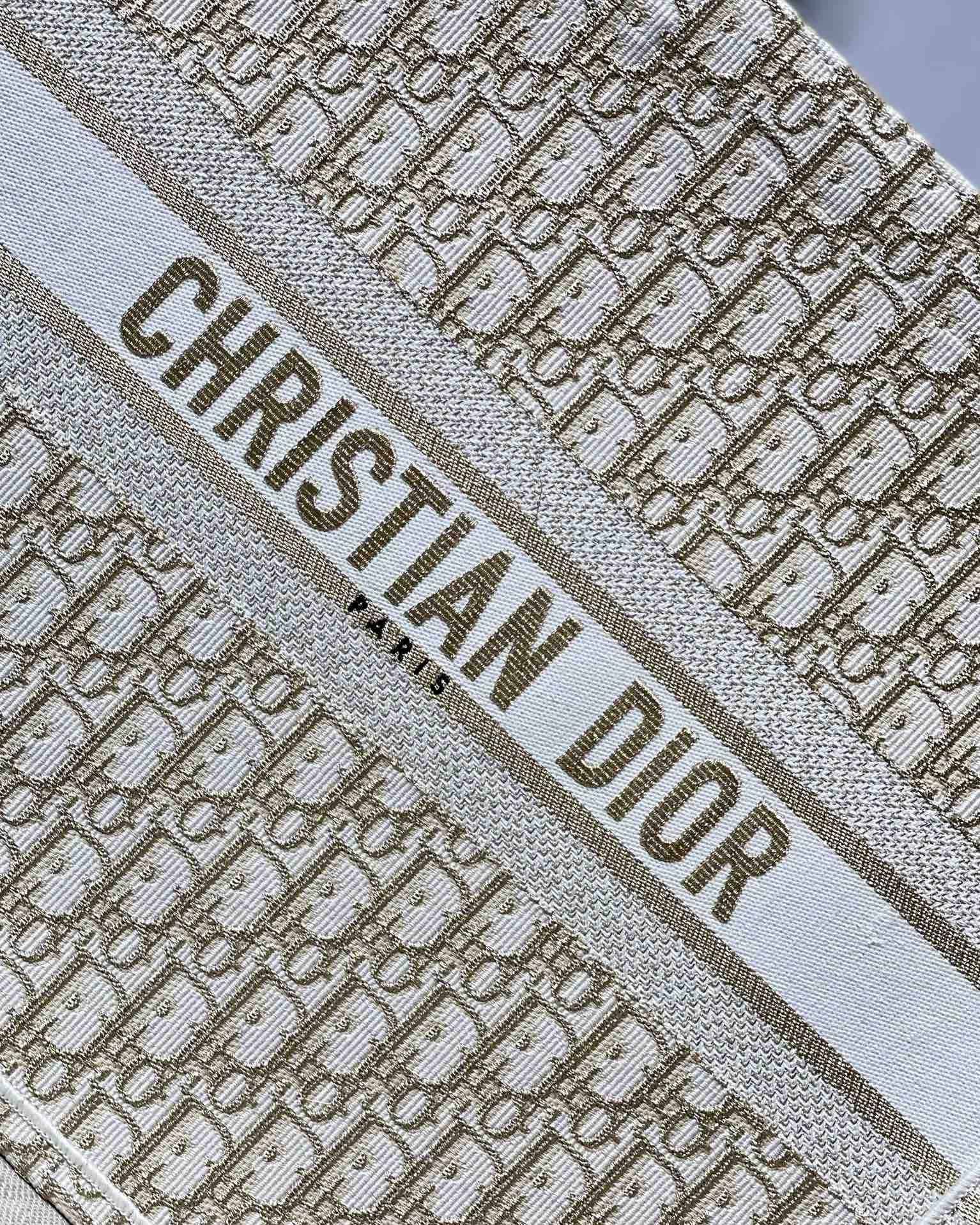 Large D10r Book Tote