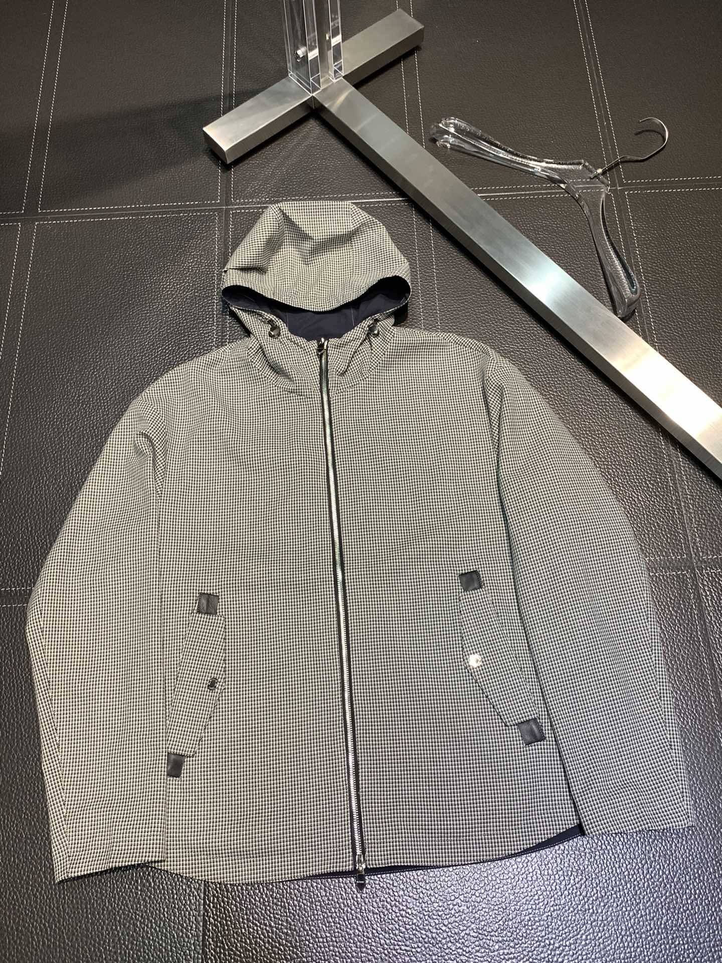 H**me5 reversible jacket