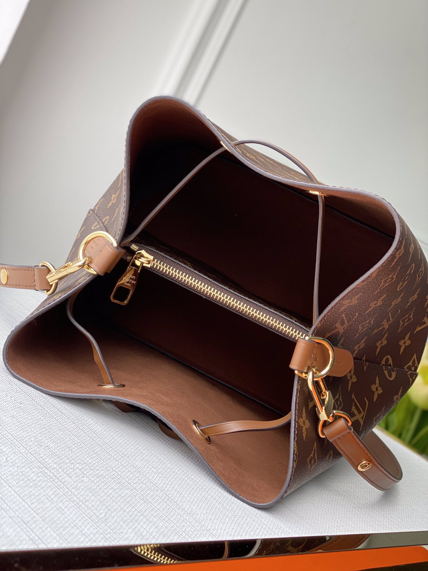 L0vis Vvtt0n Néonoé Bag