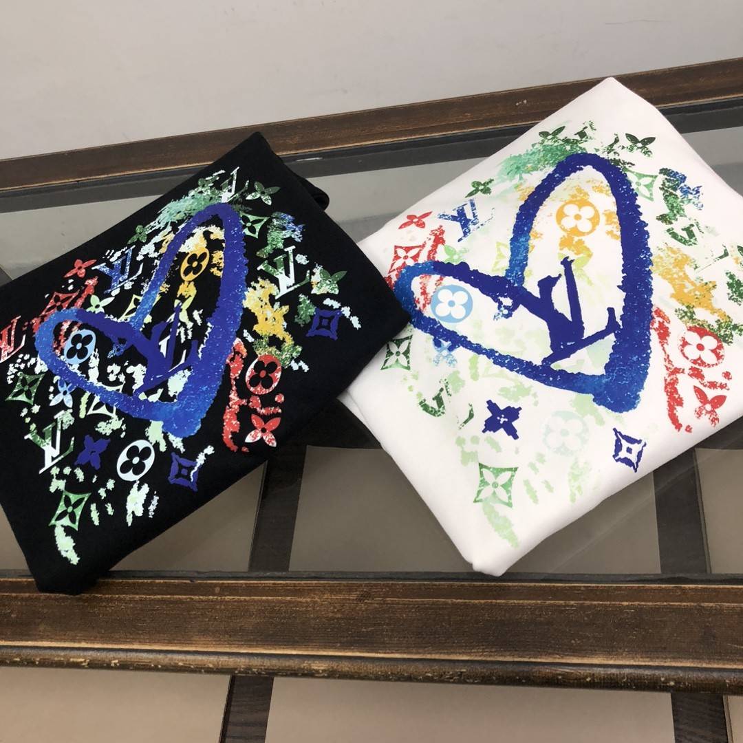 L0vis Vvtt0n 2023 new autumn and winter couples style round neck sweatshirt