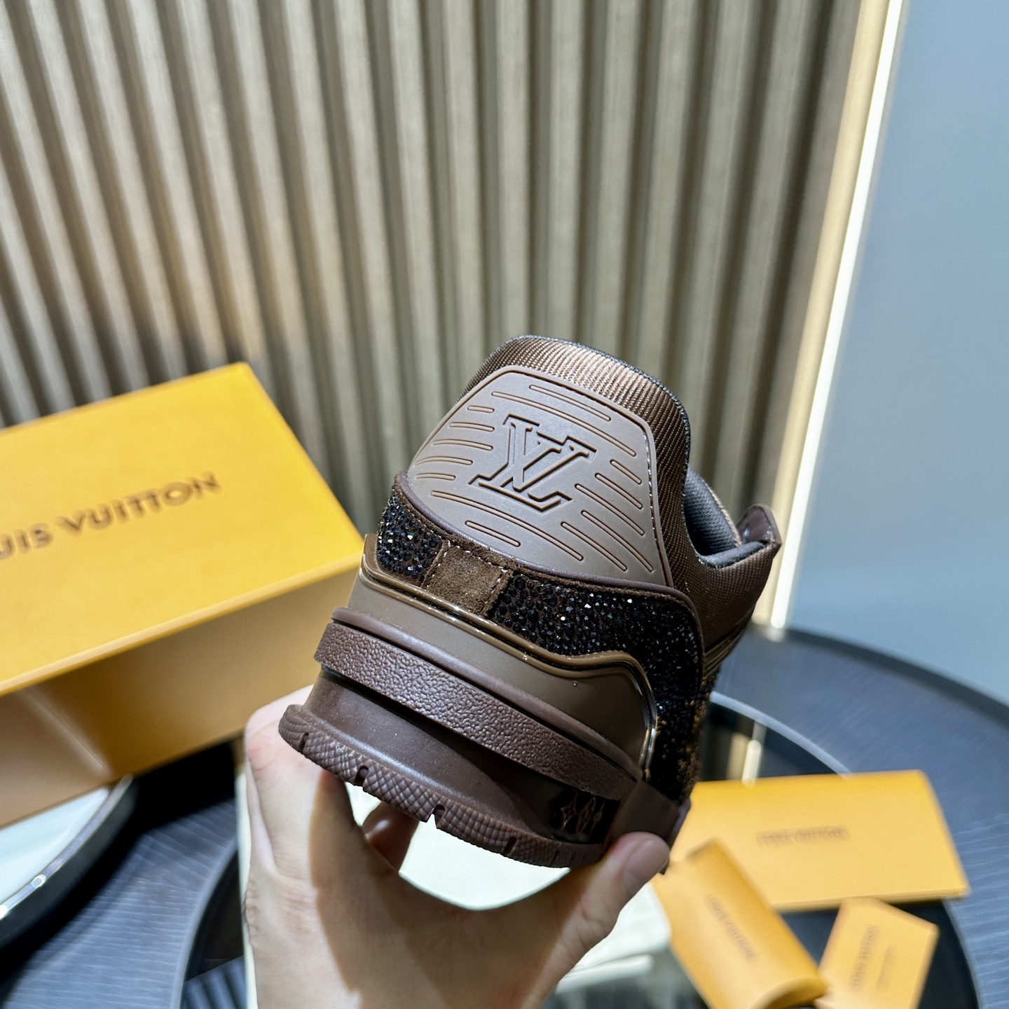 L*V TRAINER Sneakers