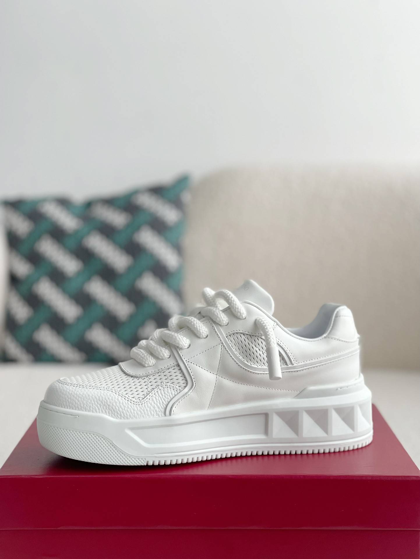 Va1e*ntin0 One Stud Sneakers