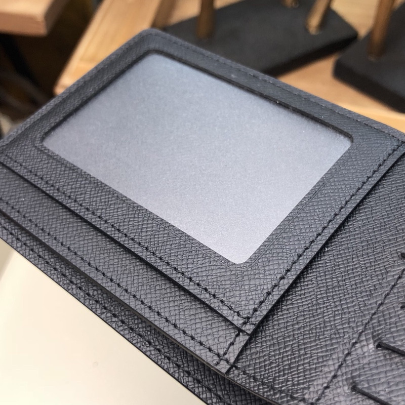 L0vis Vvtt0n Slender Id Bag